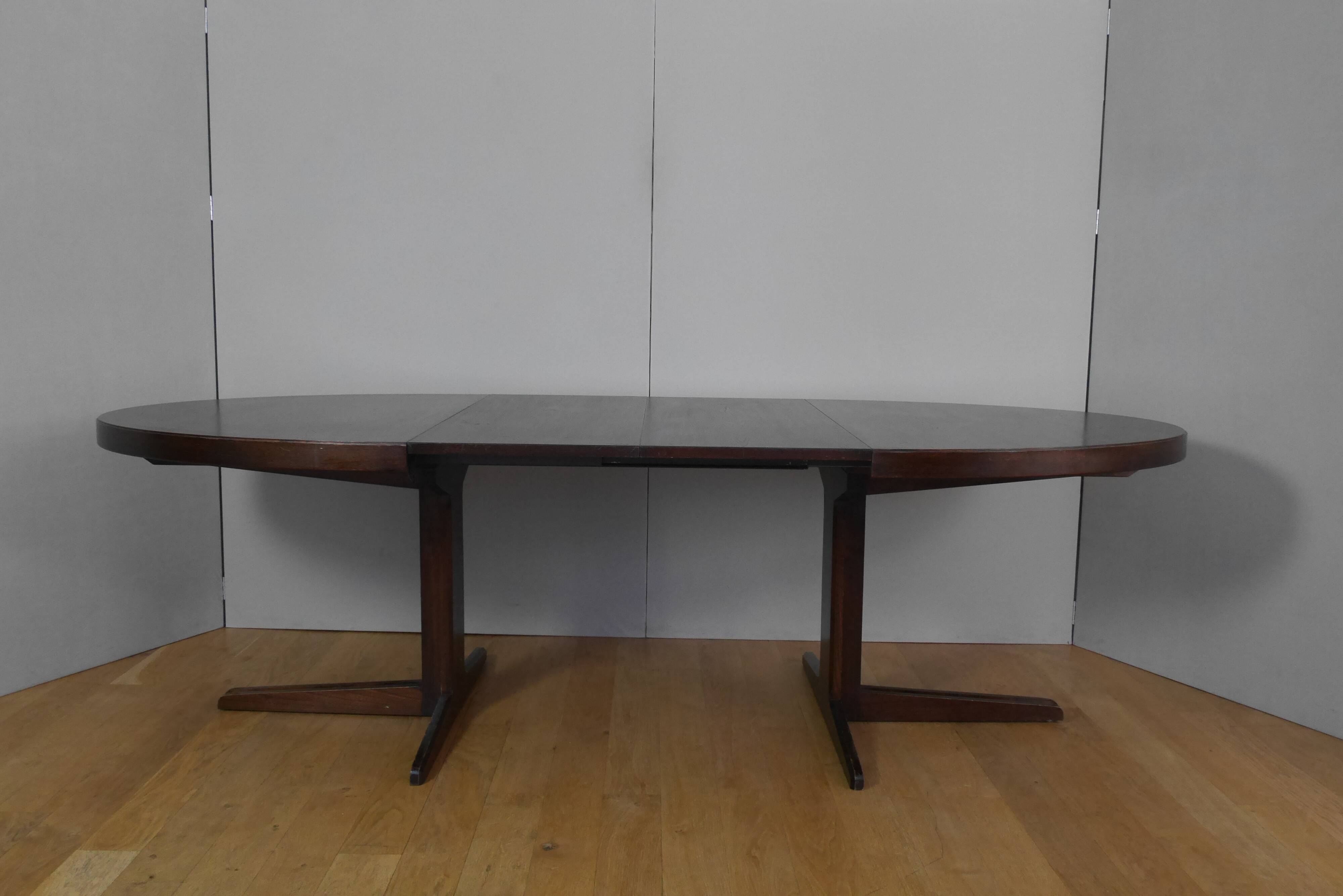 Table ovale scandinave