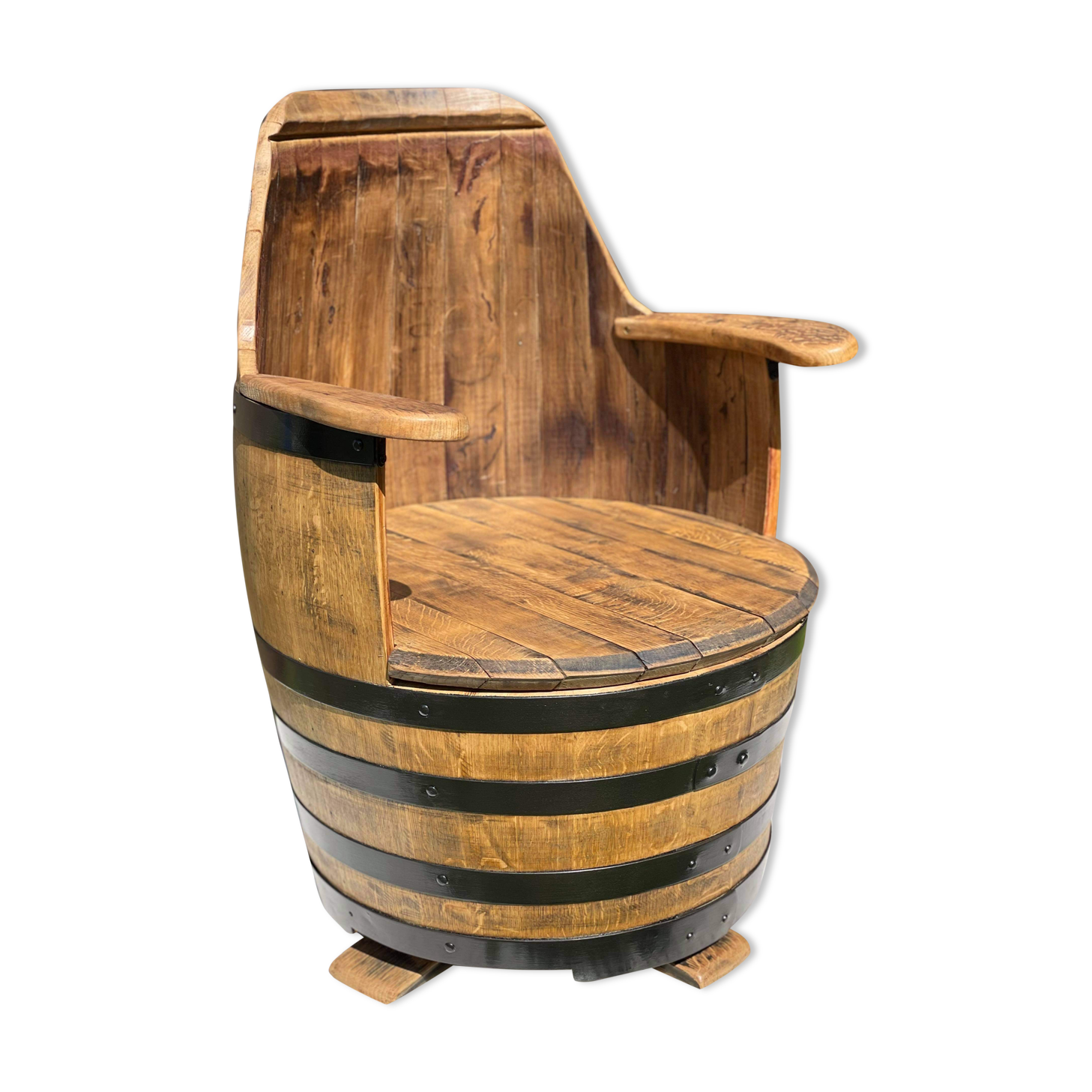 Whisky barrel armchair with spinner