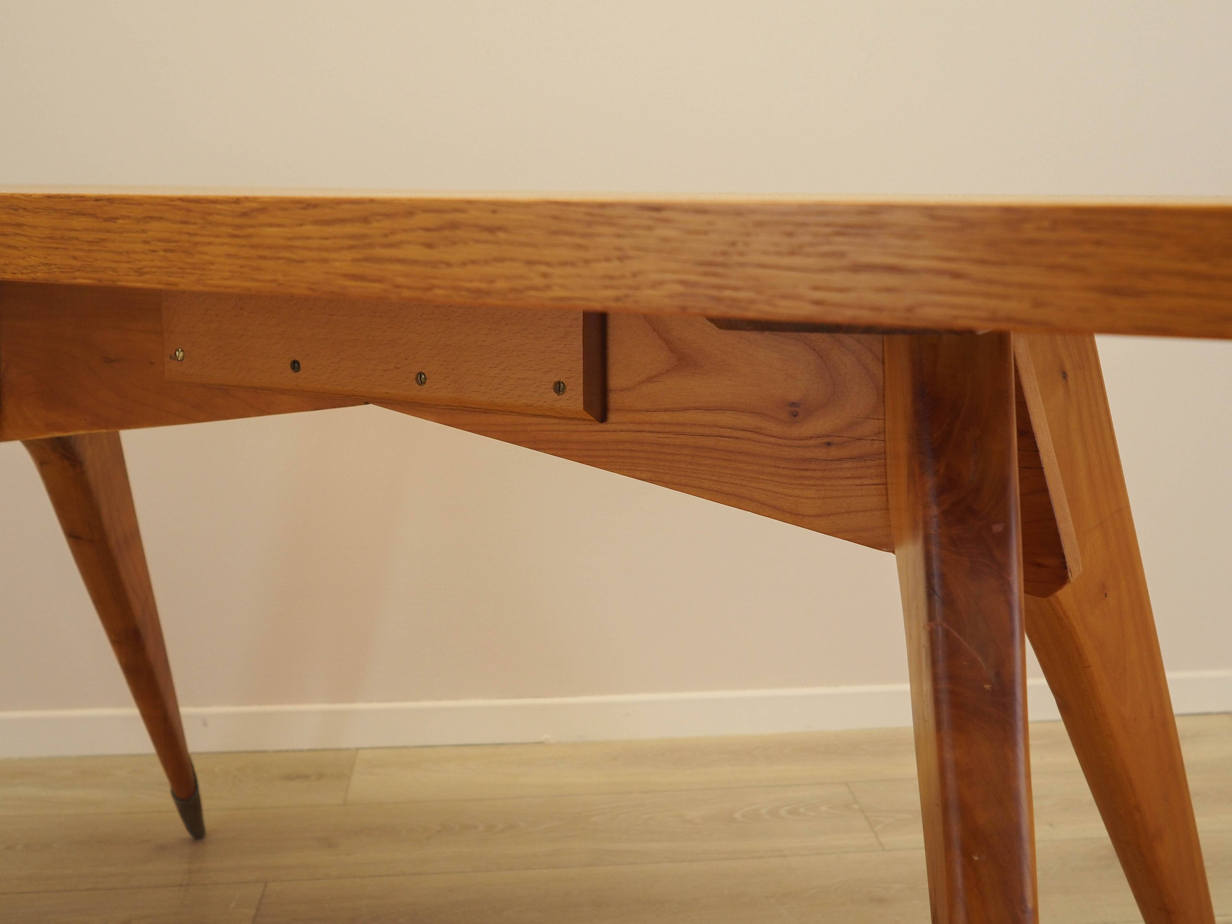 Oak desk, Italian design, 1970s, manufactured in Italy