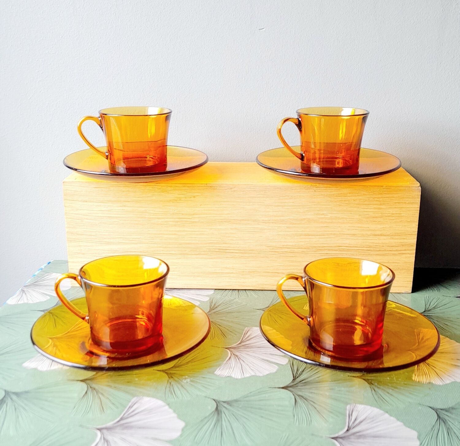 Amber coffee cups 70s