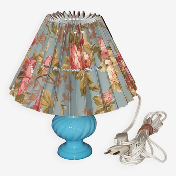 Lampe ancienne en verre opaline bleue et son abat-jour