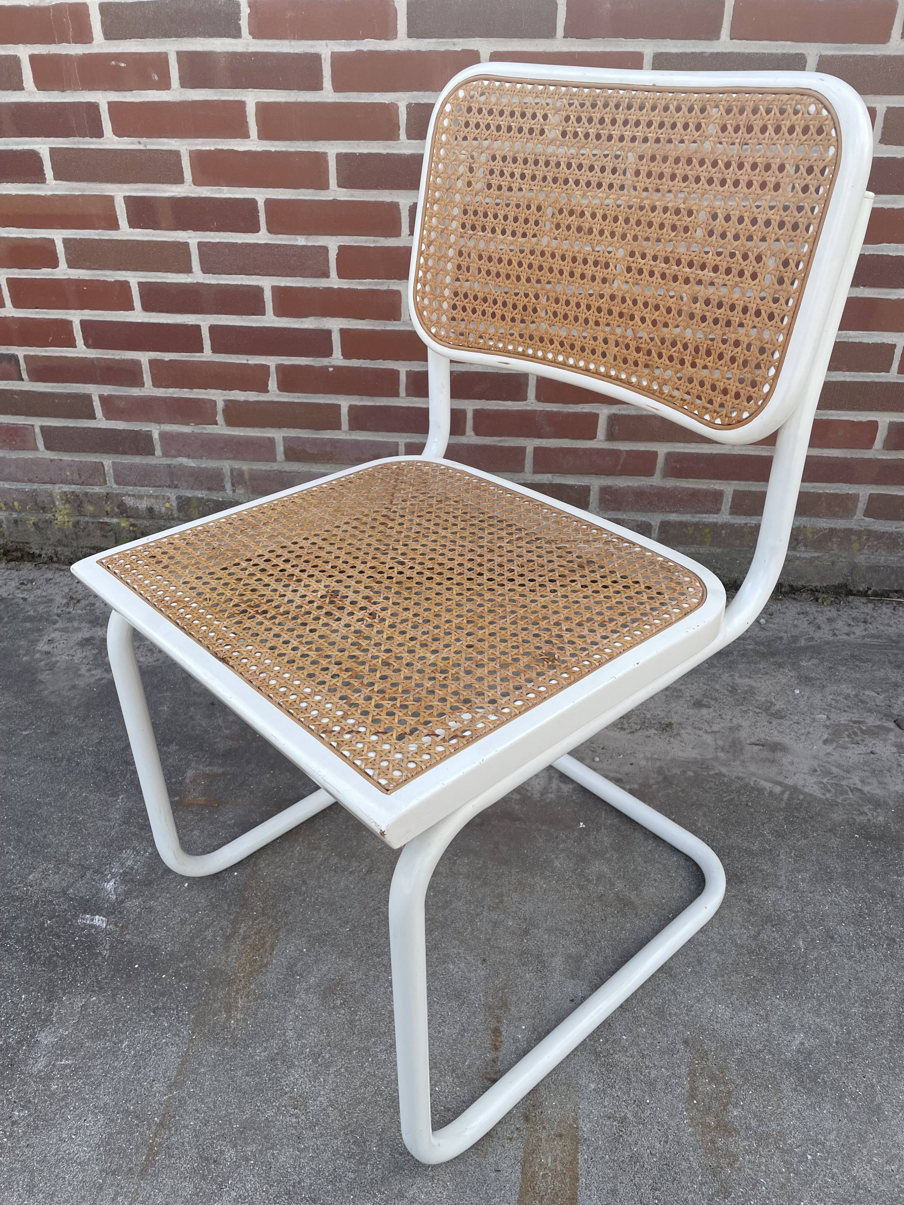 Set of 4 Cesca b32 model chairs in white