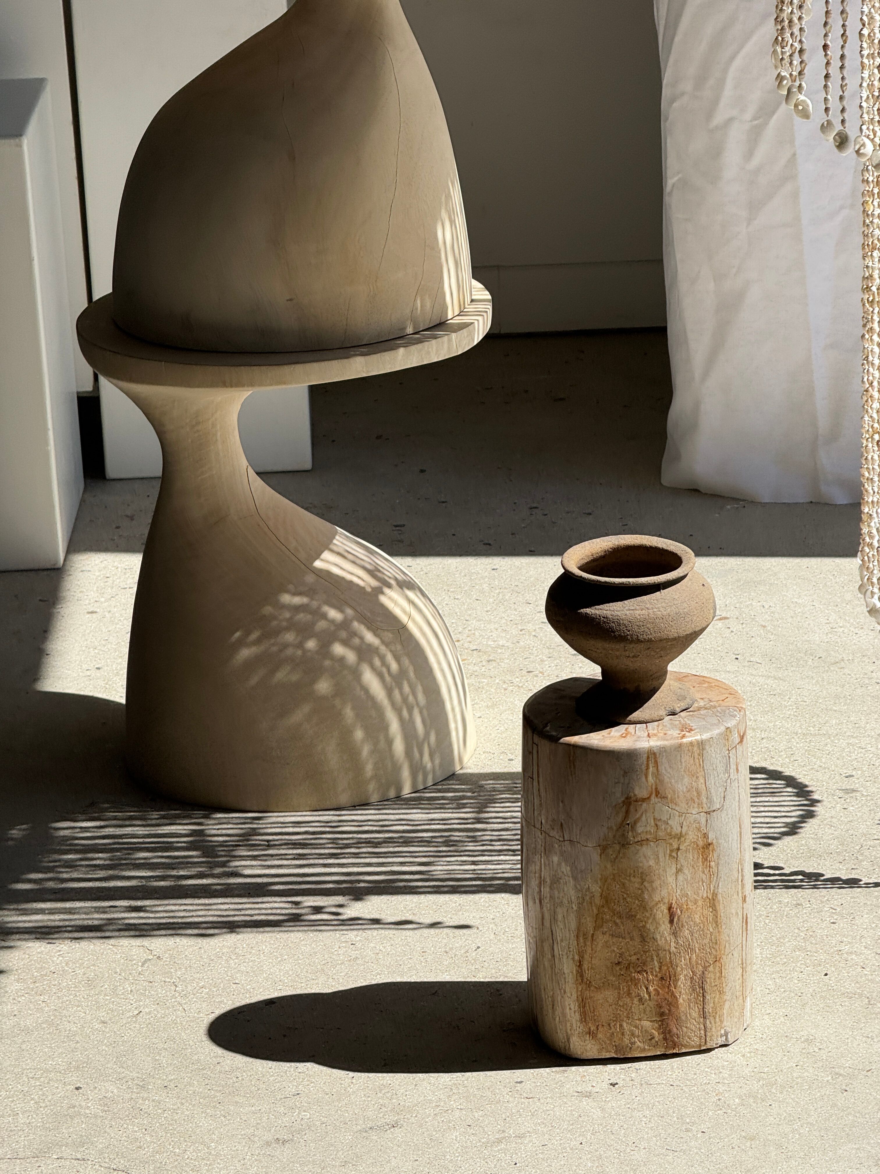 Small side table in white, grey, beige petrified wood H28 D18 - 3330
