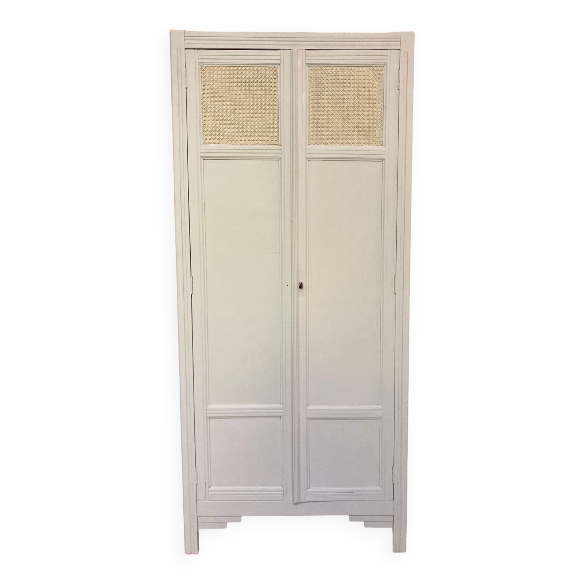 Armoire parisienne