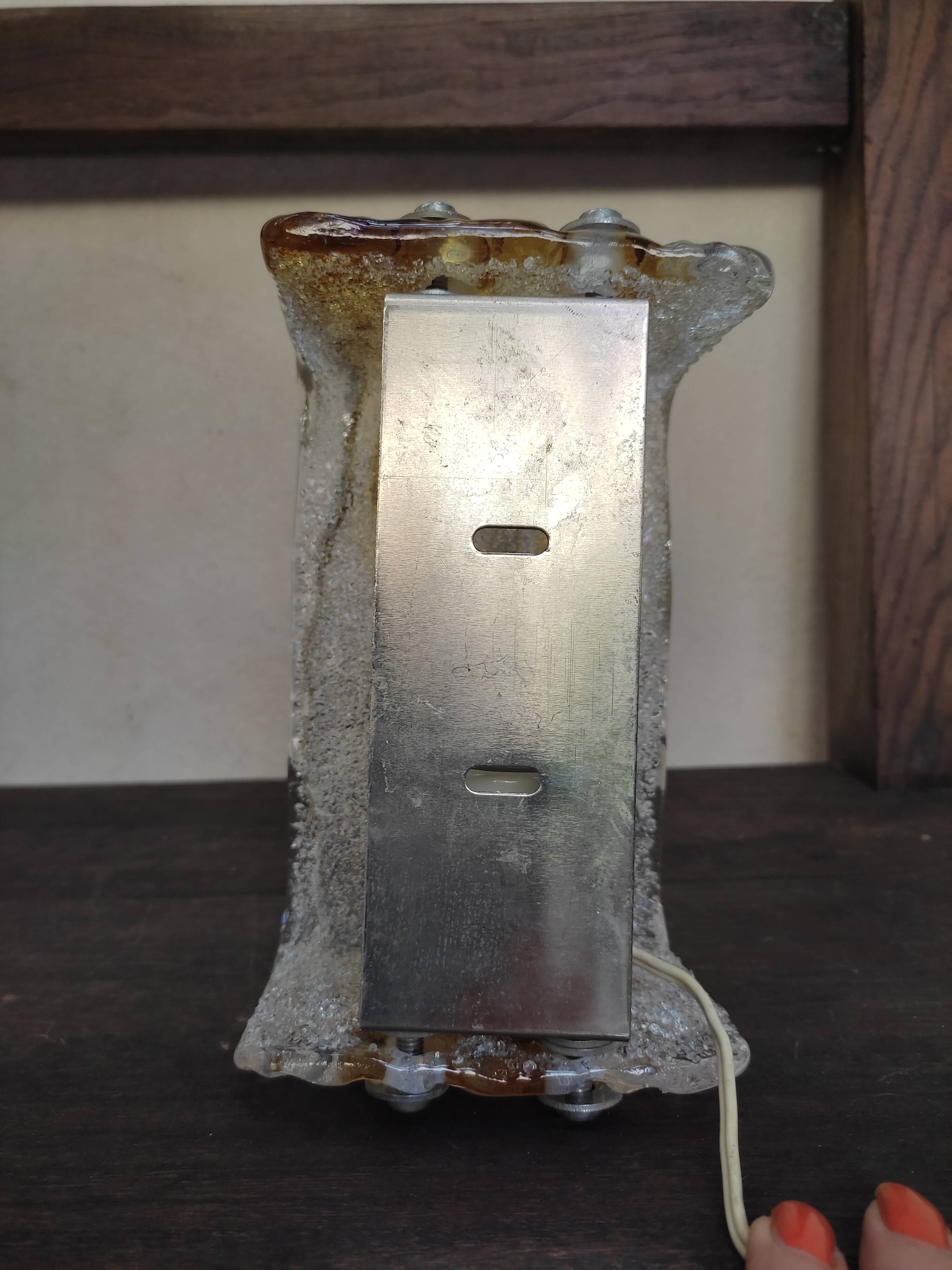 Rectangular wall in textured glass