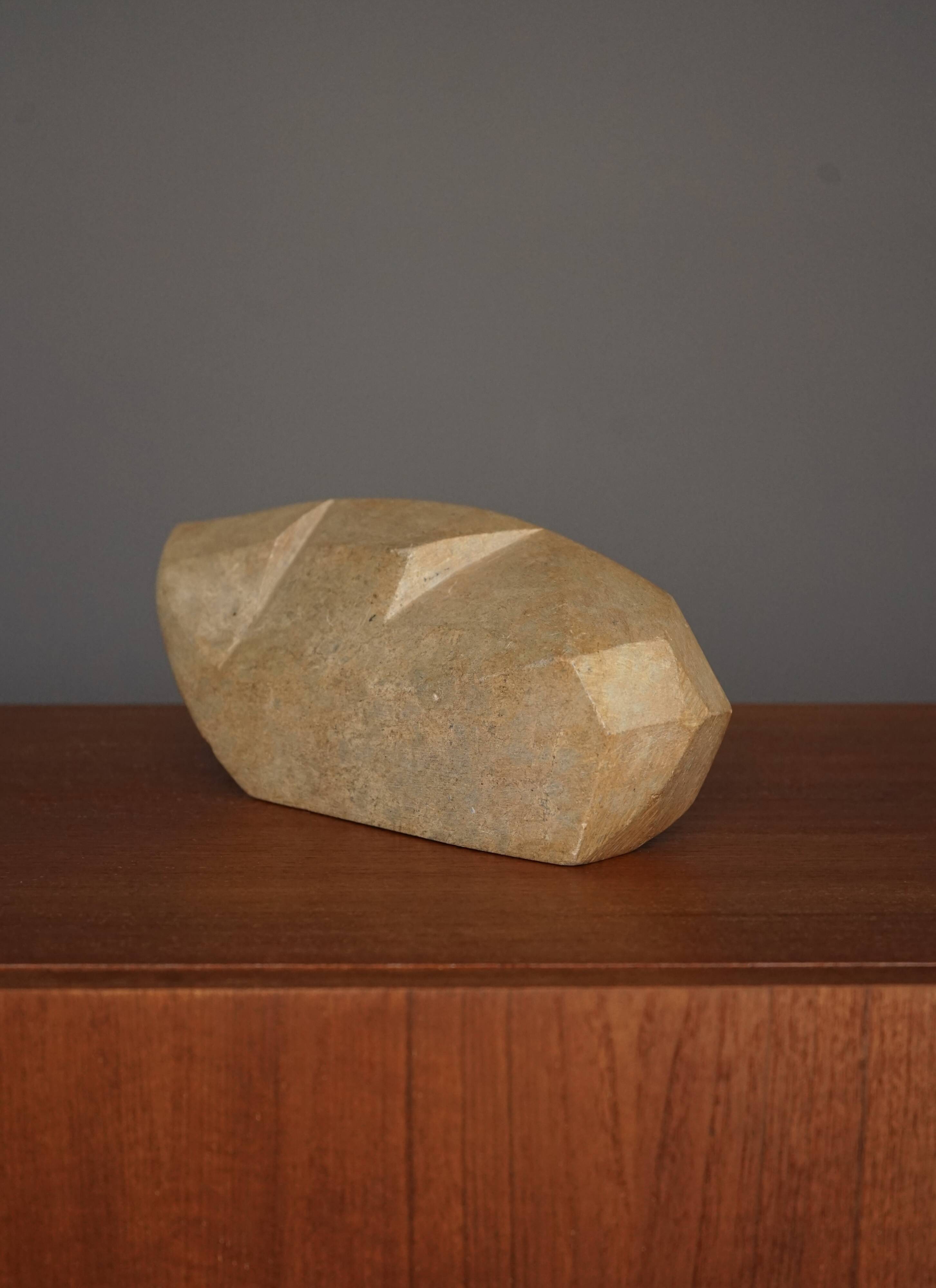 Sculpture abstraite en pierre. Années 1970