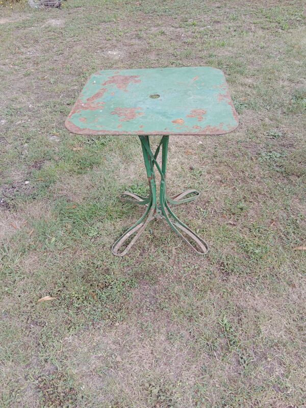 Table de jardin