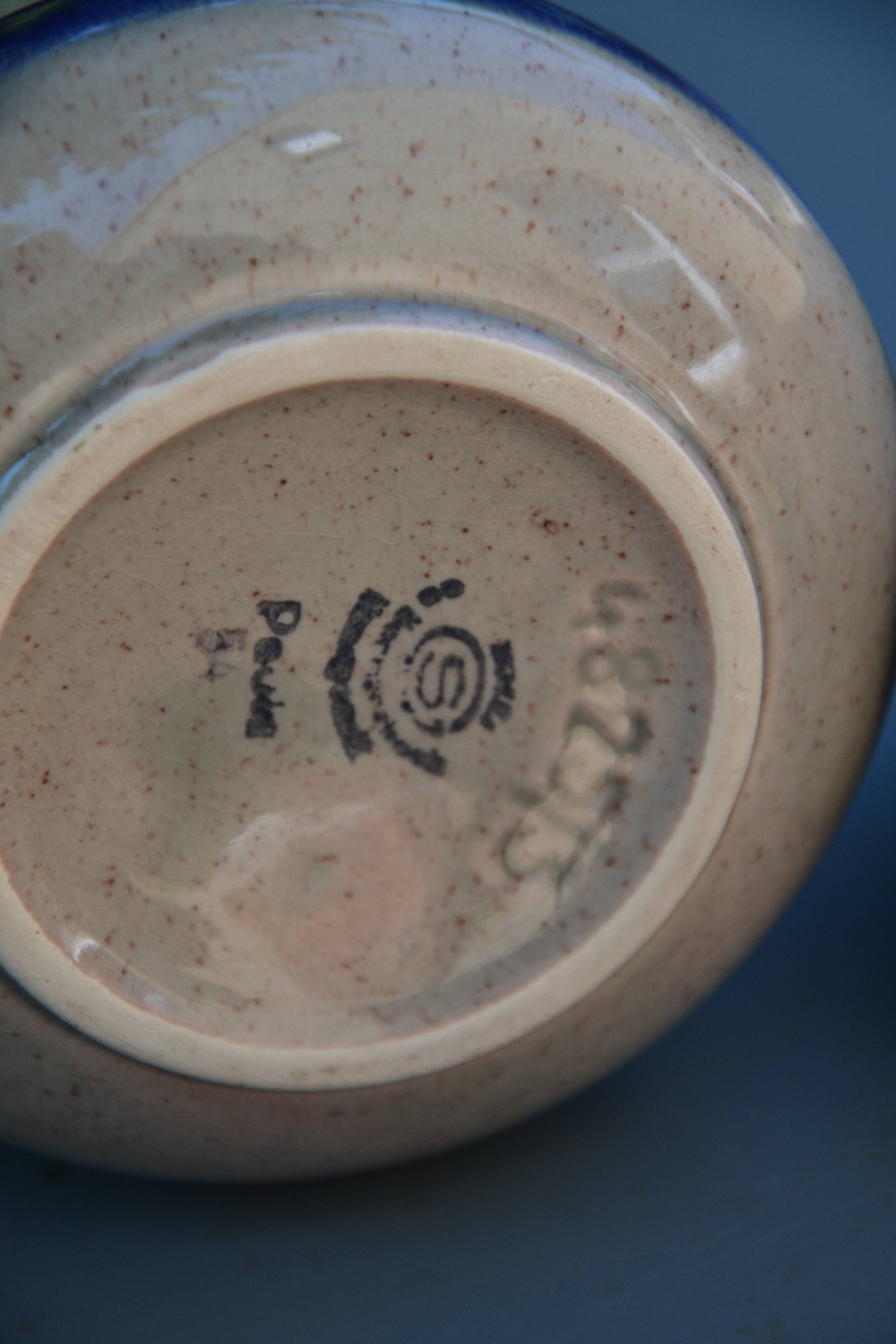 signed sugar bowl/milk jug set