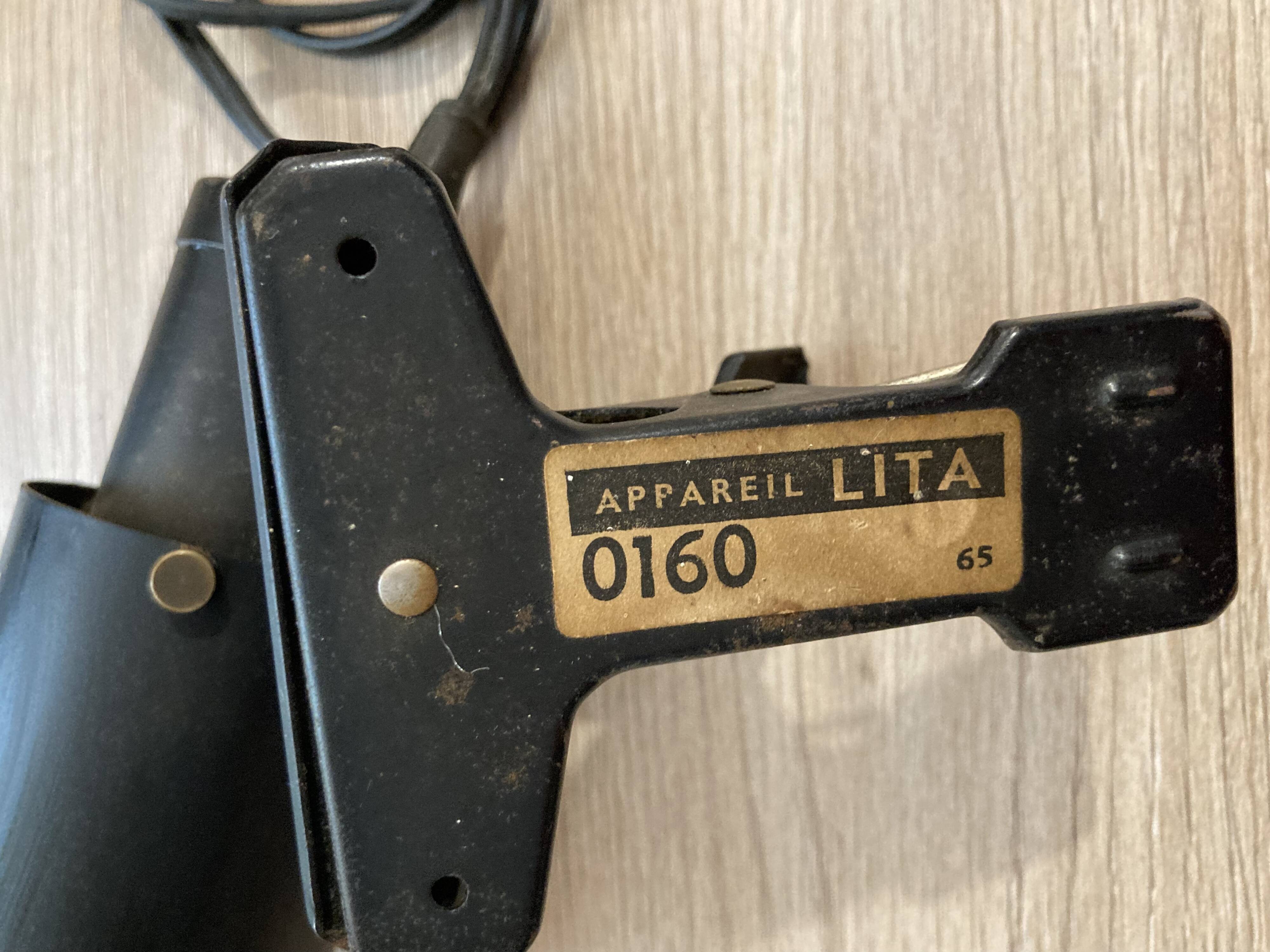 Jacques BINY (1913-76) Spot à pinces Lita 0160 Zodiaque Zodiac noir vintage