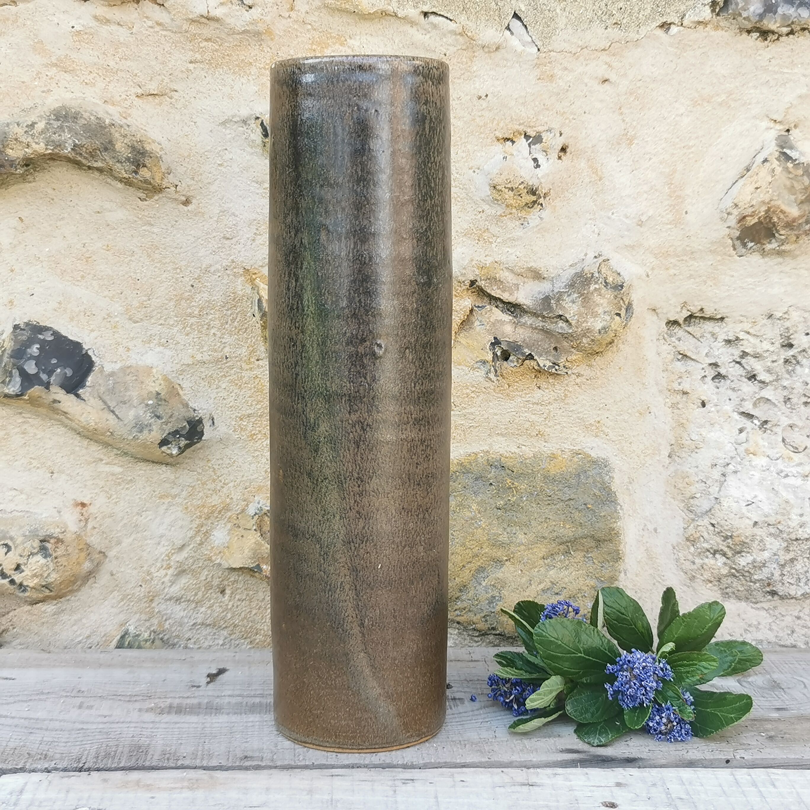 Sandstone roller vase