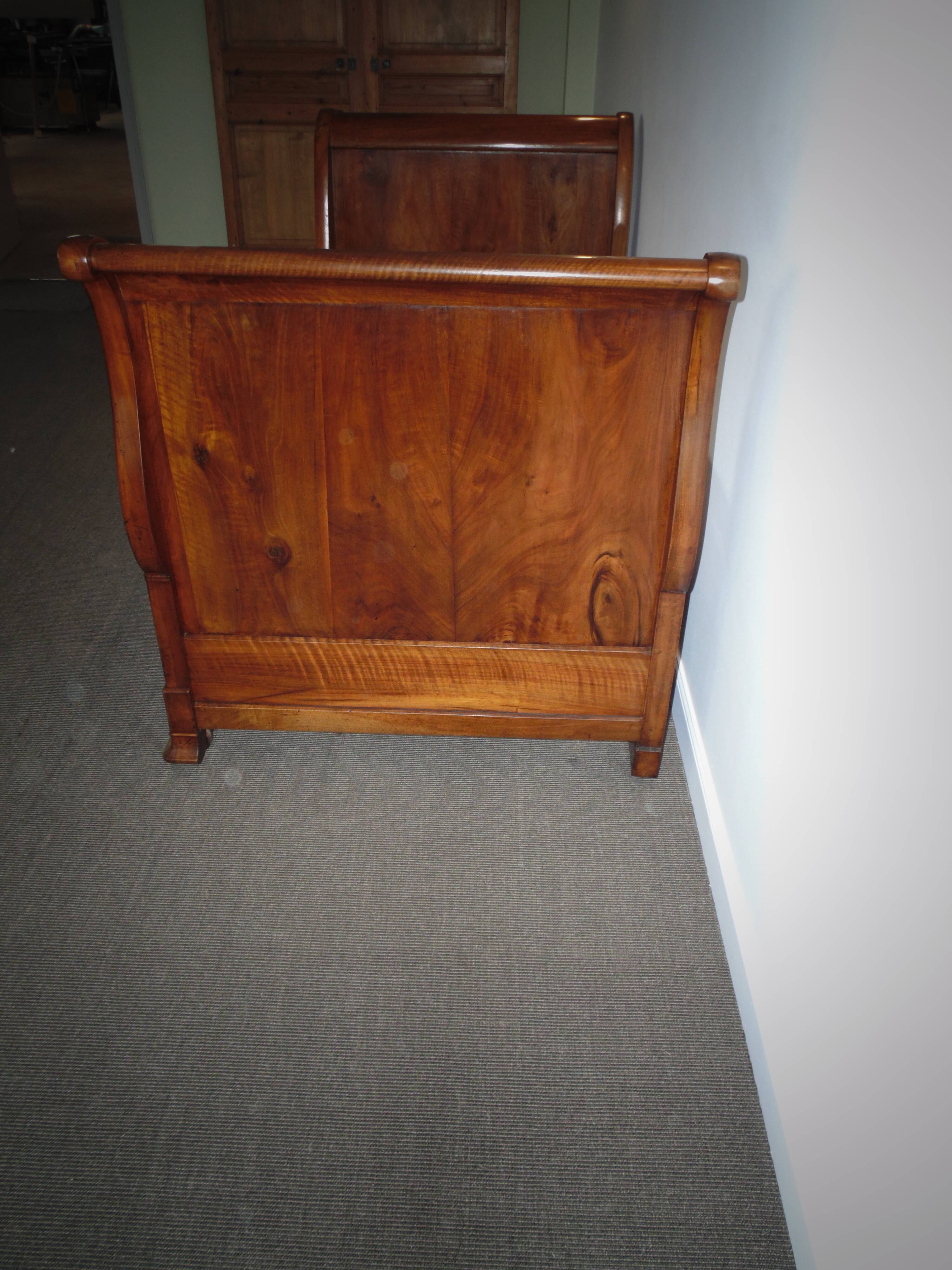 Boat bed louis philippe noyer