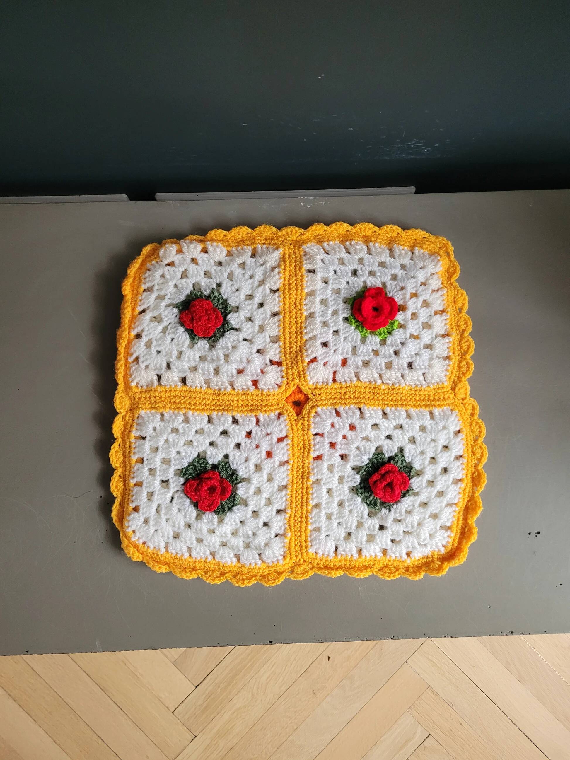 Crochet cushion cover 35x35