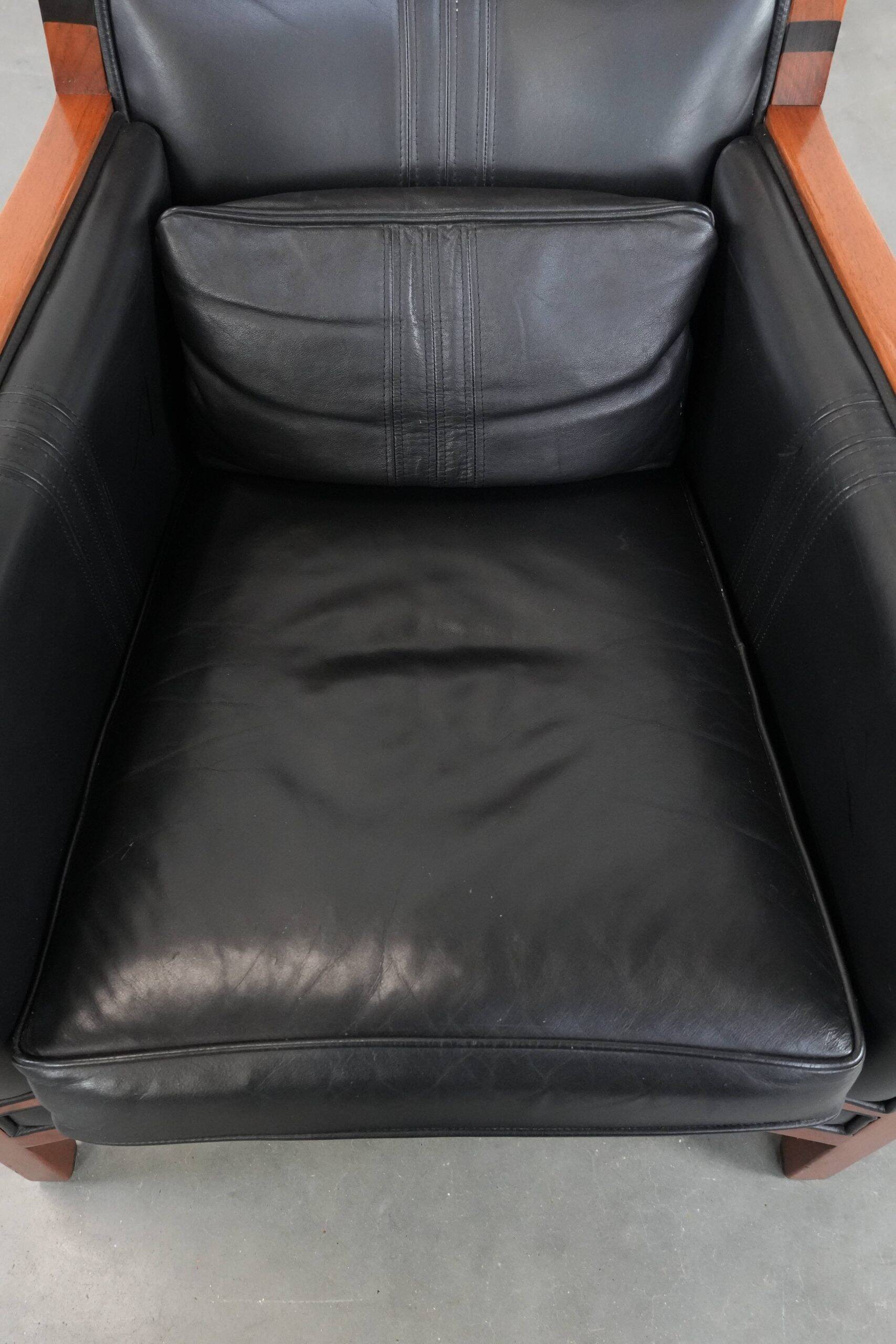 Fauteuil Art Déco en cuir noir et bois