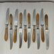 10 couteaux anciens en corne et acier