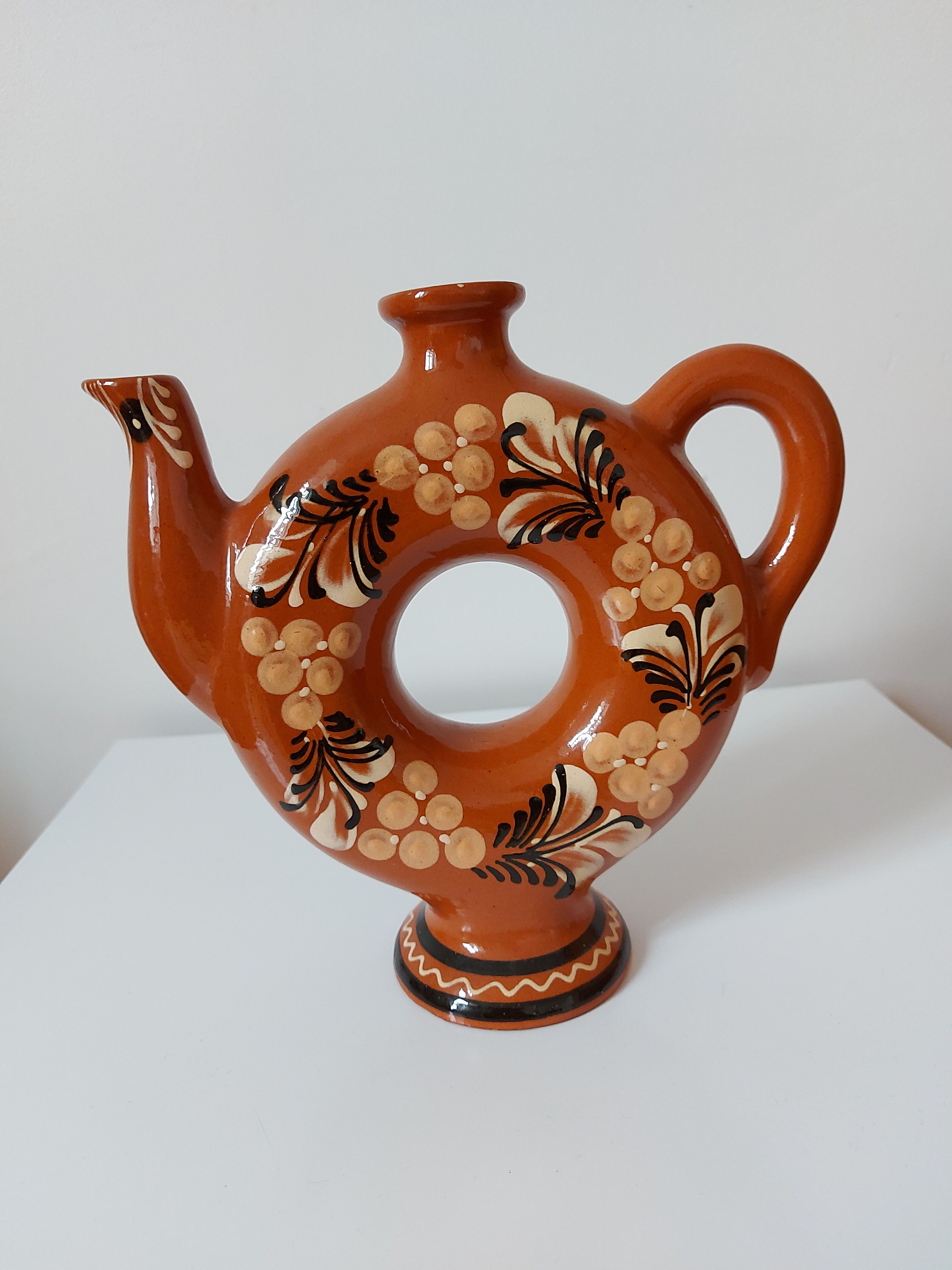 Kosiv Ukrainian pitcher