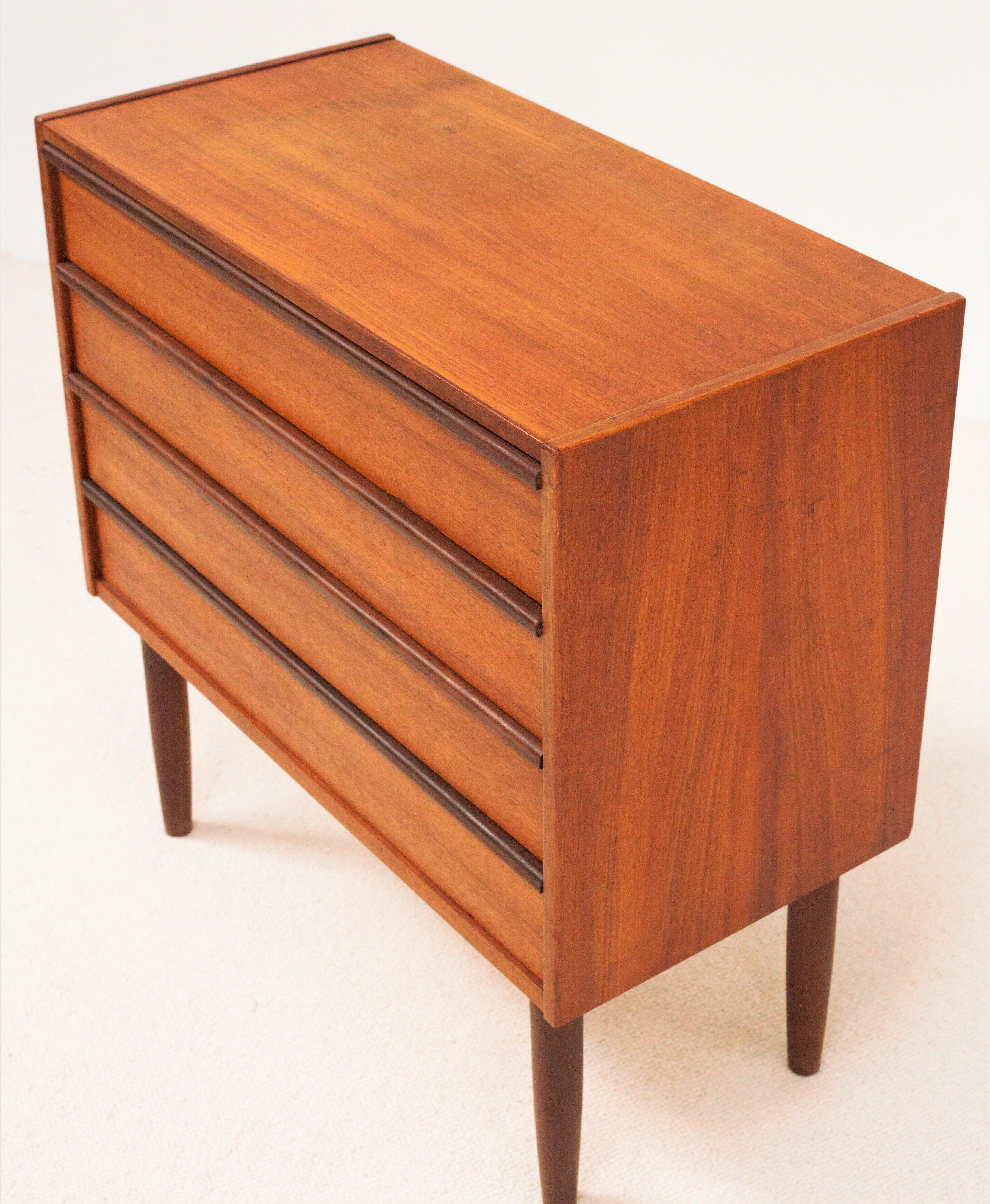 Dresser 4 drawers mid-century