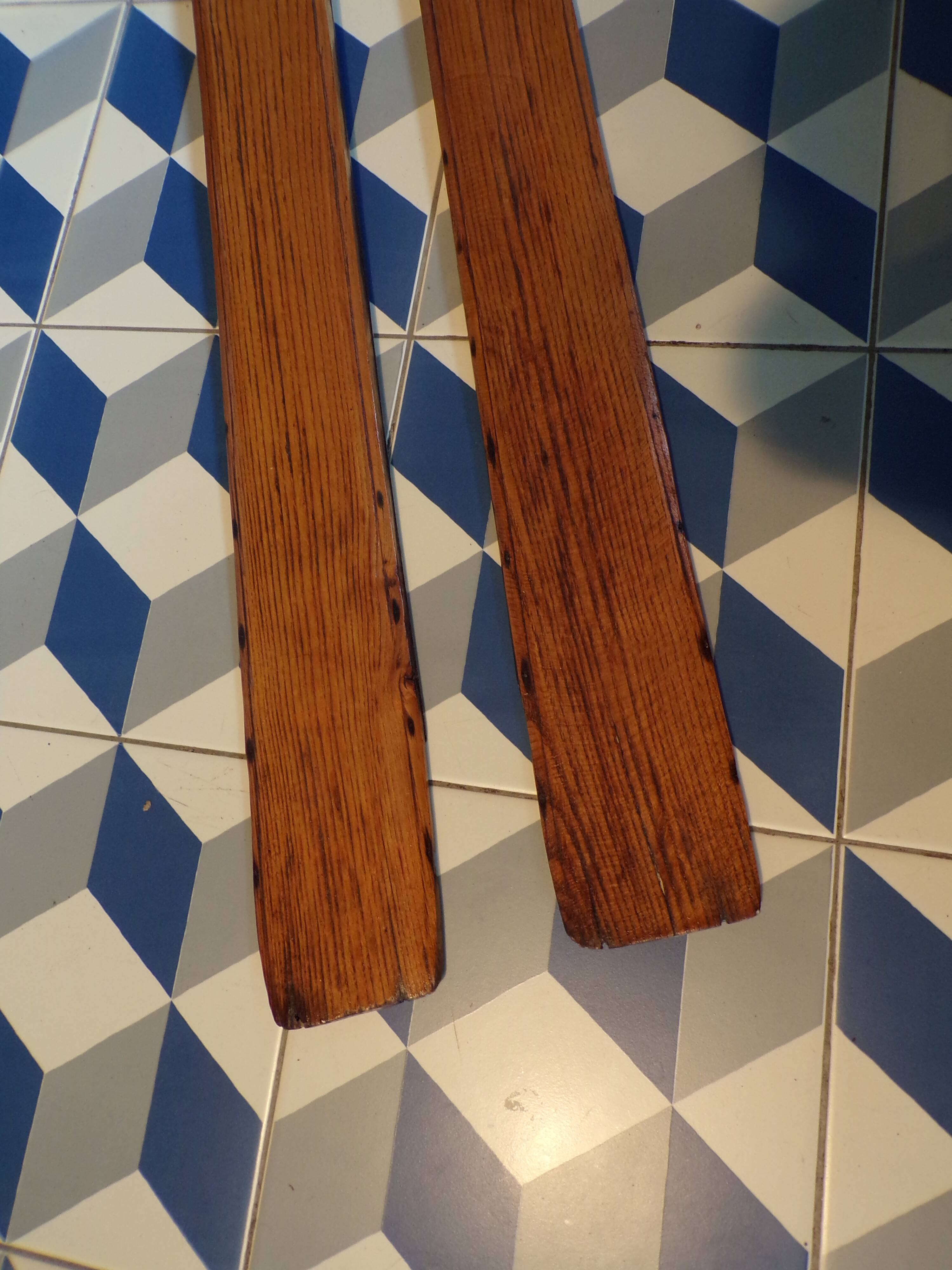 Pair of vintage wooden skis L=217cm