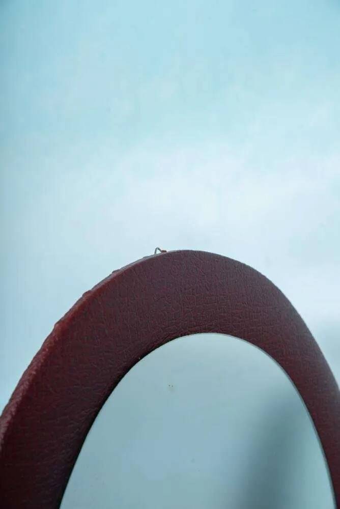 Oval retro vintage wall mirror from the 60s/70s, round mirror.