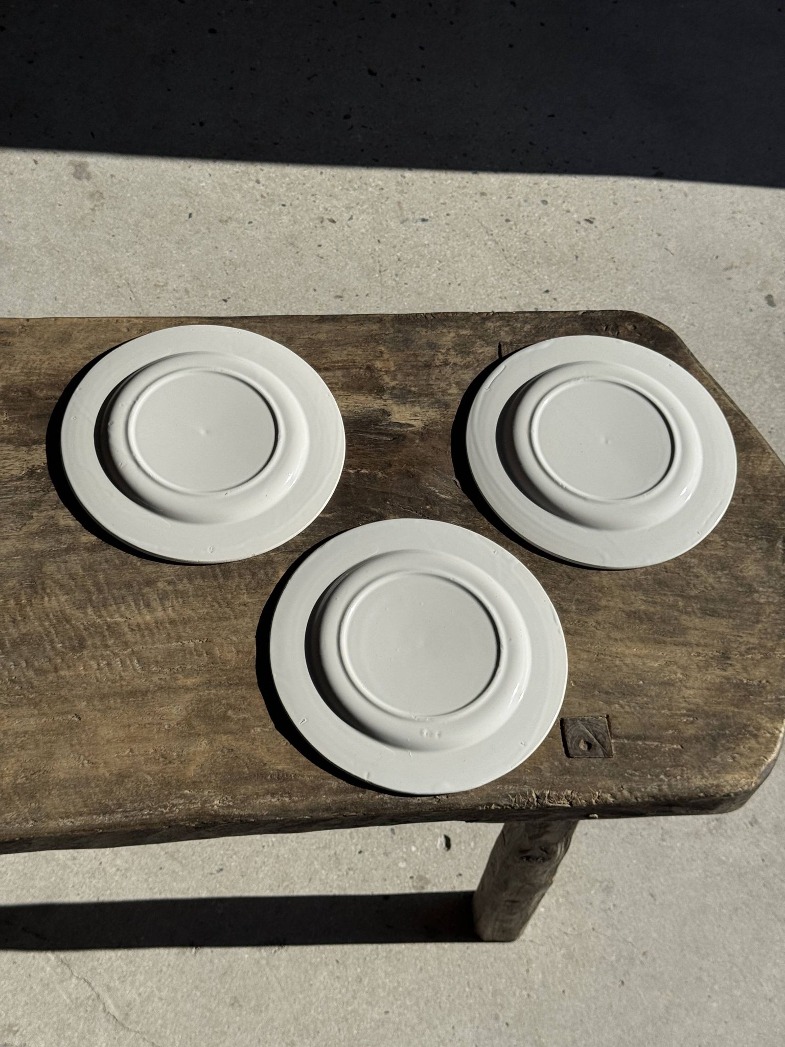 Lot de 3 grandes assiettes blanches classiques D24,5