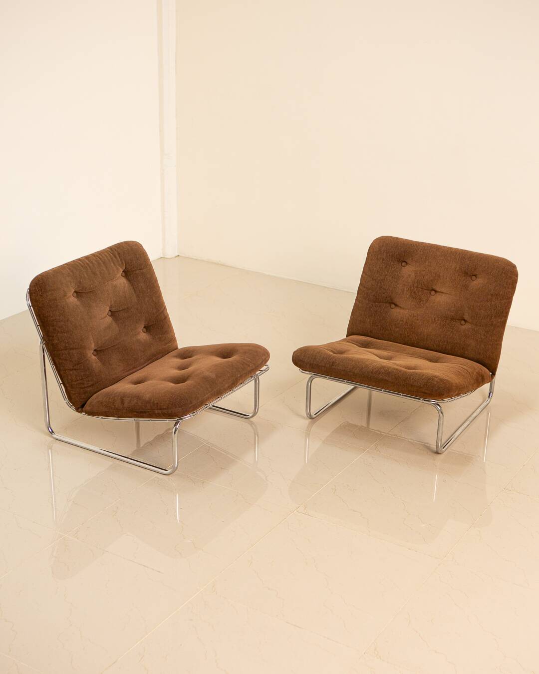 Pair of brown "666" low chairs by Kho Liang for Artifort 70's