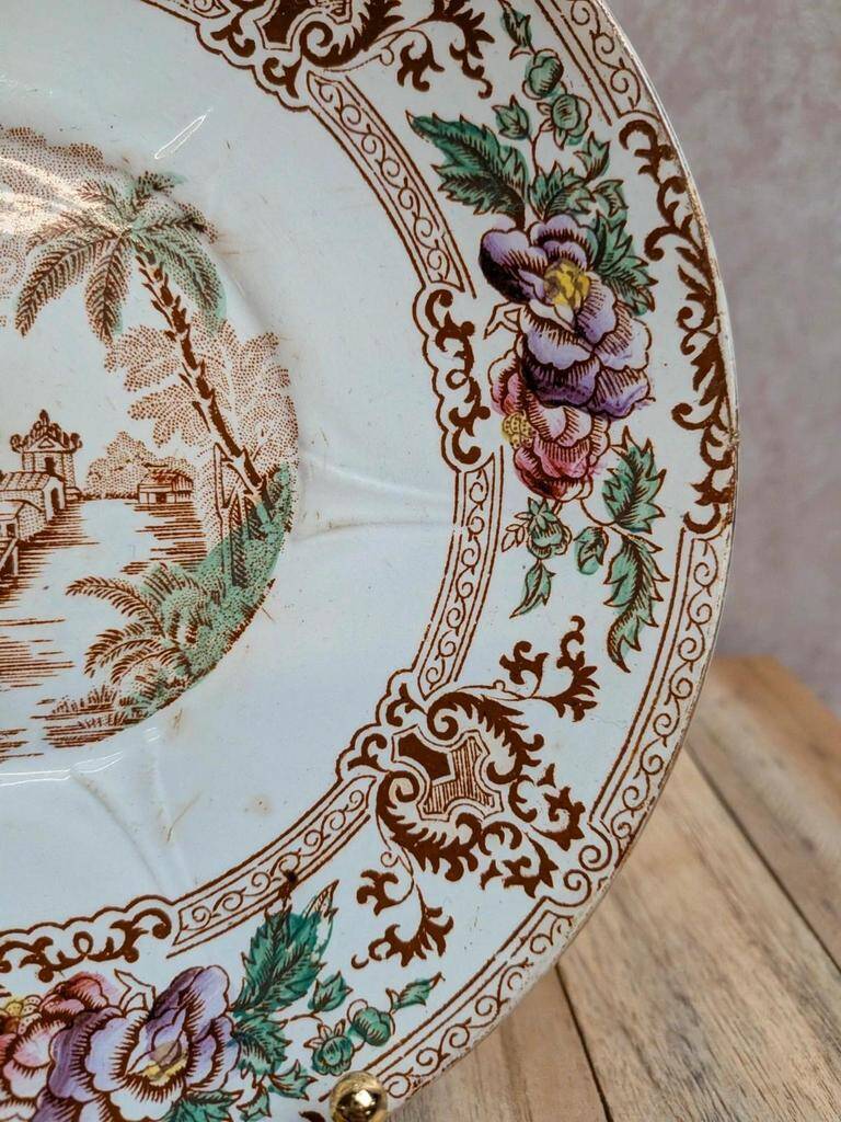 Antique flat plate in Longwy ironstone – Cyprus polychrome model