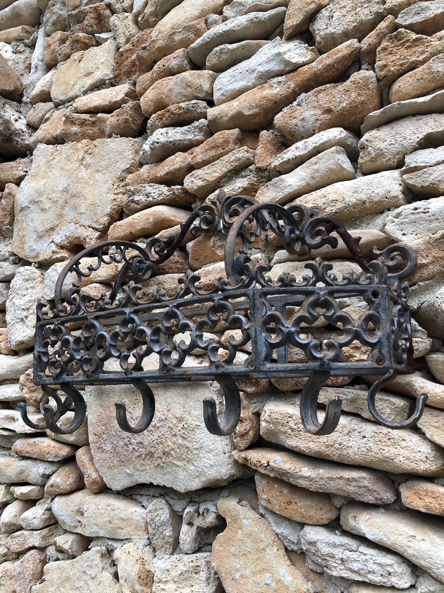 Jardinière murale en fonte
