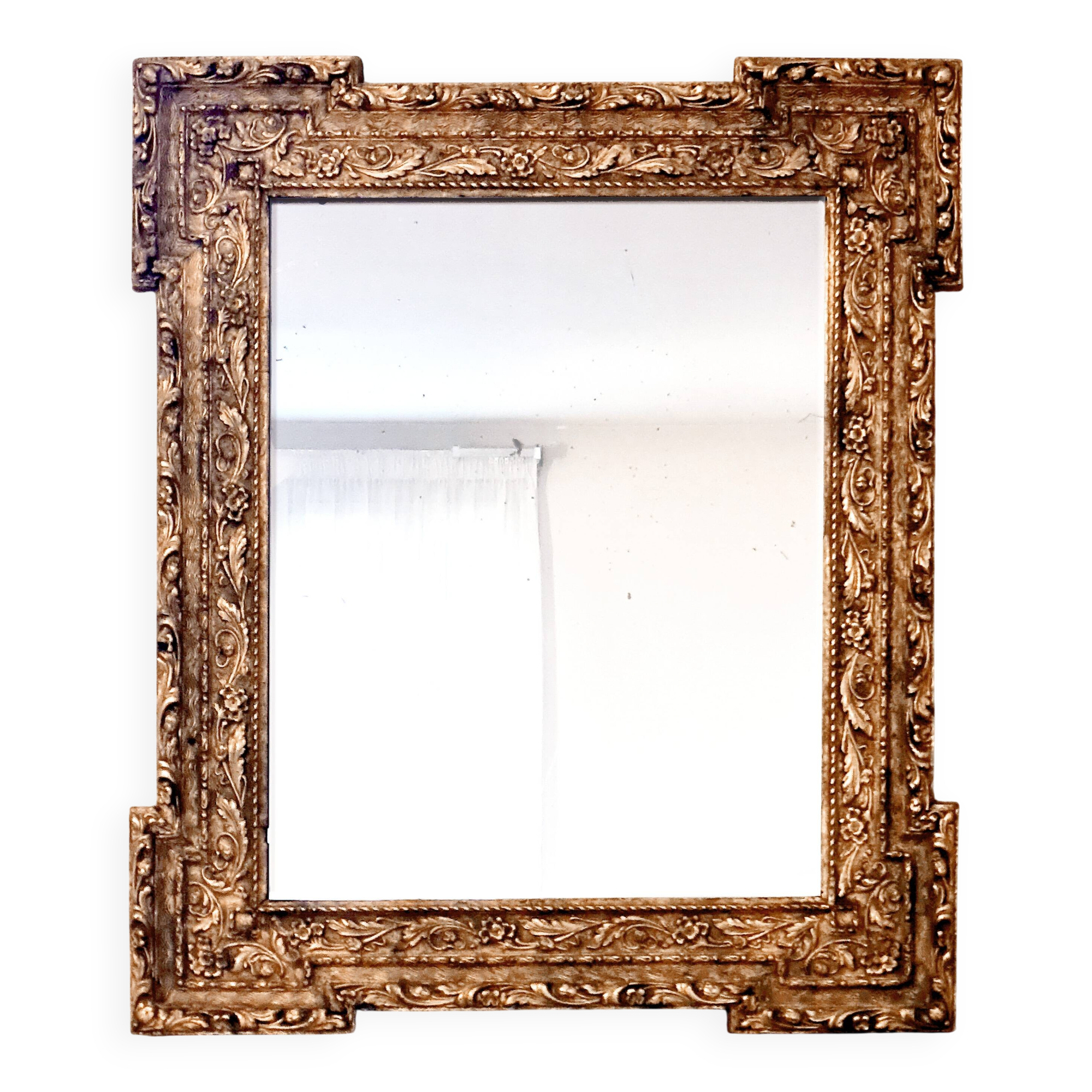 Antique gilded mirror "Ambroise" – timeless elegance and poetry