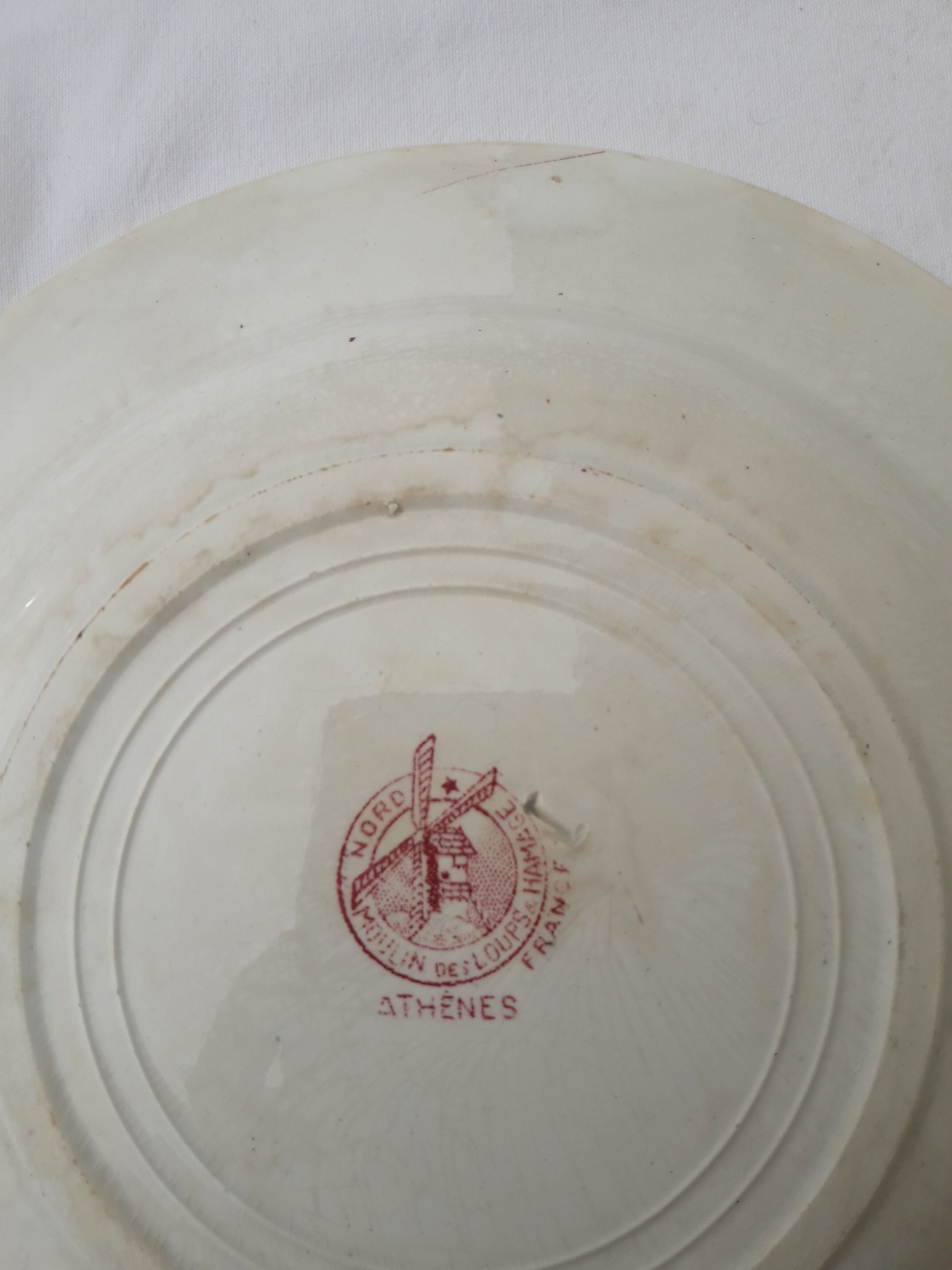Hollow plate earthenware Mill of Wolves Hamage model Athens red
