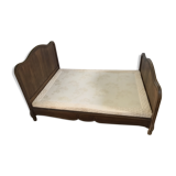 Walnut bed