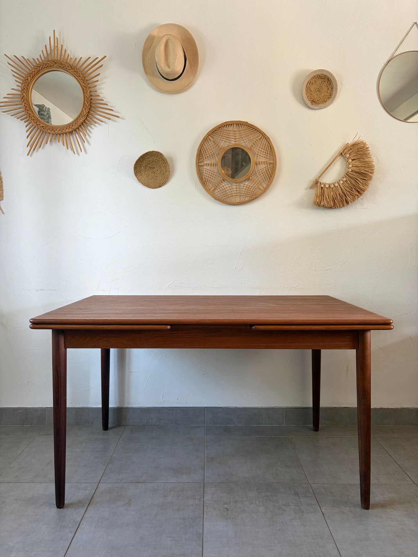 Scandinavian extendable table Andersen Johannes