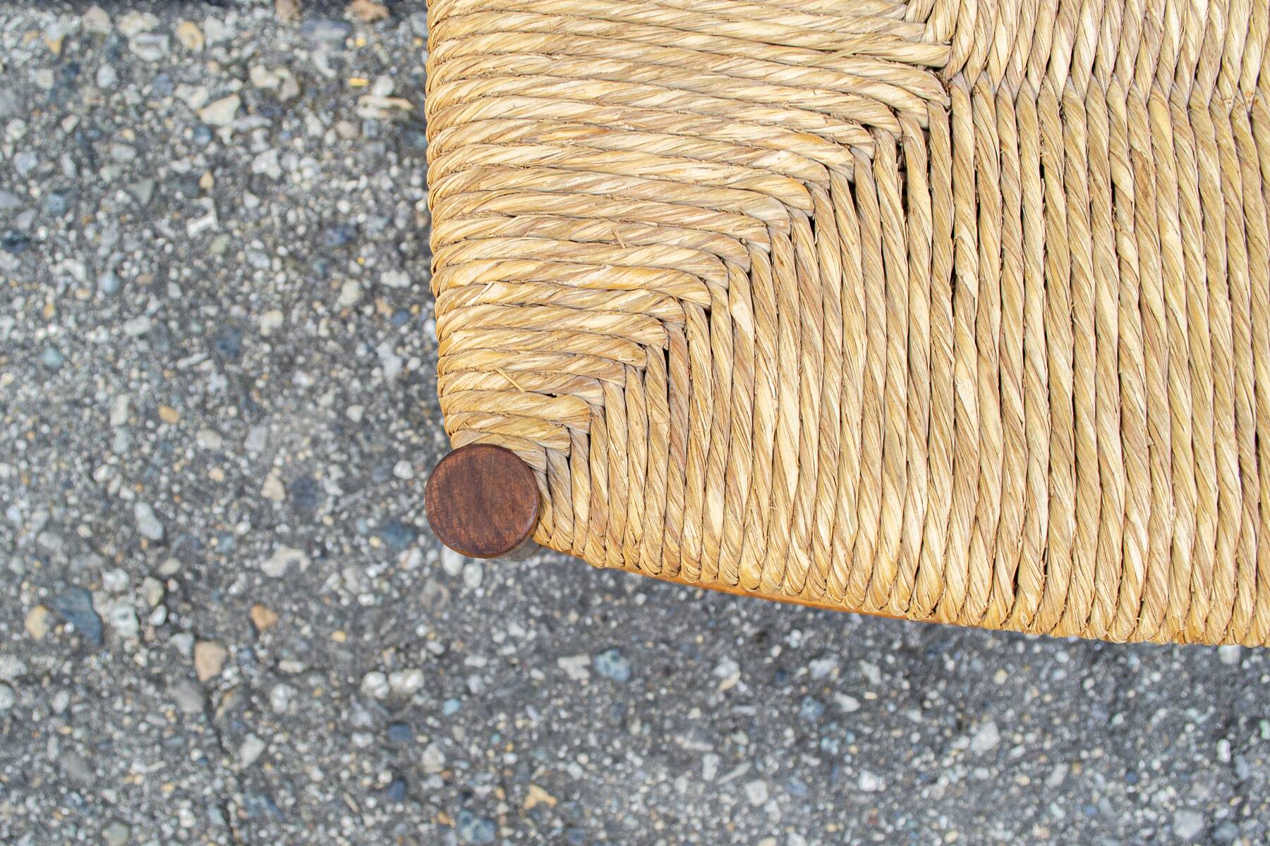 Sgabello in legno e paglia vintage italiano Anni '70