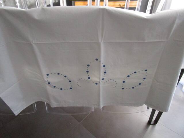 Nappe ancienne brodée :210x140cm