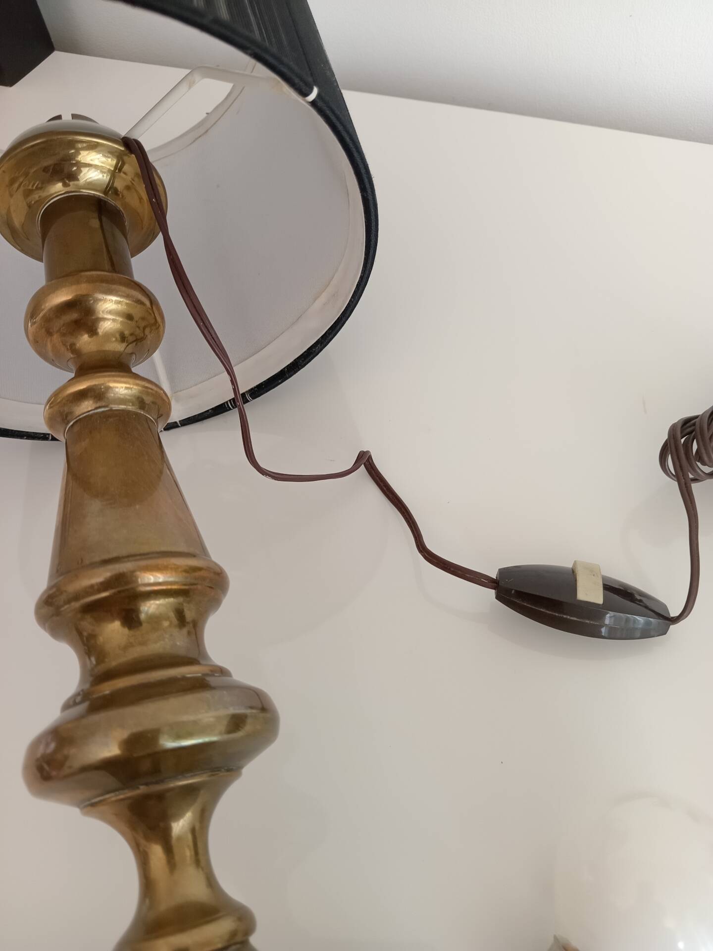 Table lamp
