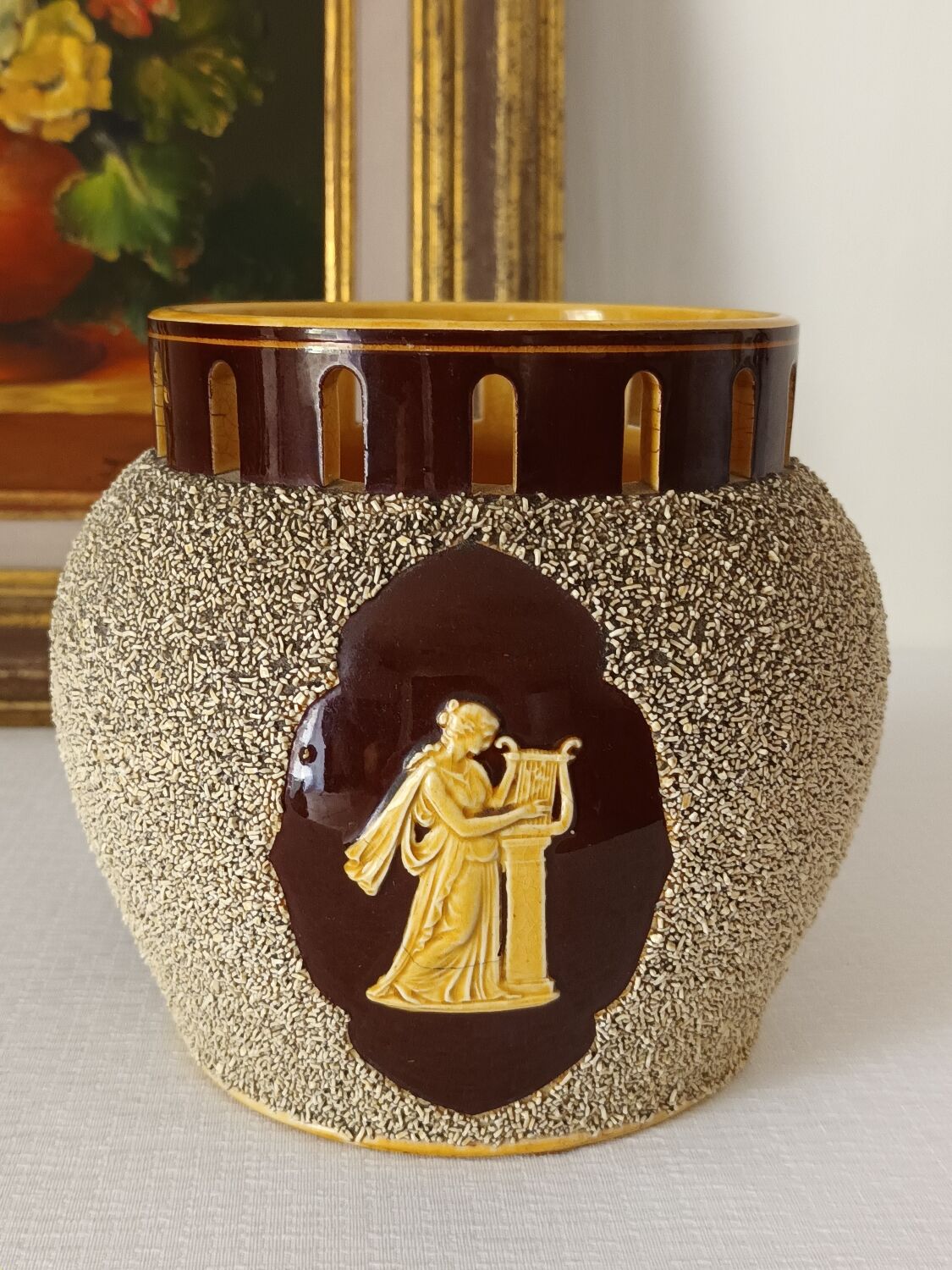Round ceramic vase from the 1930s