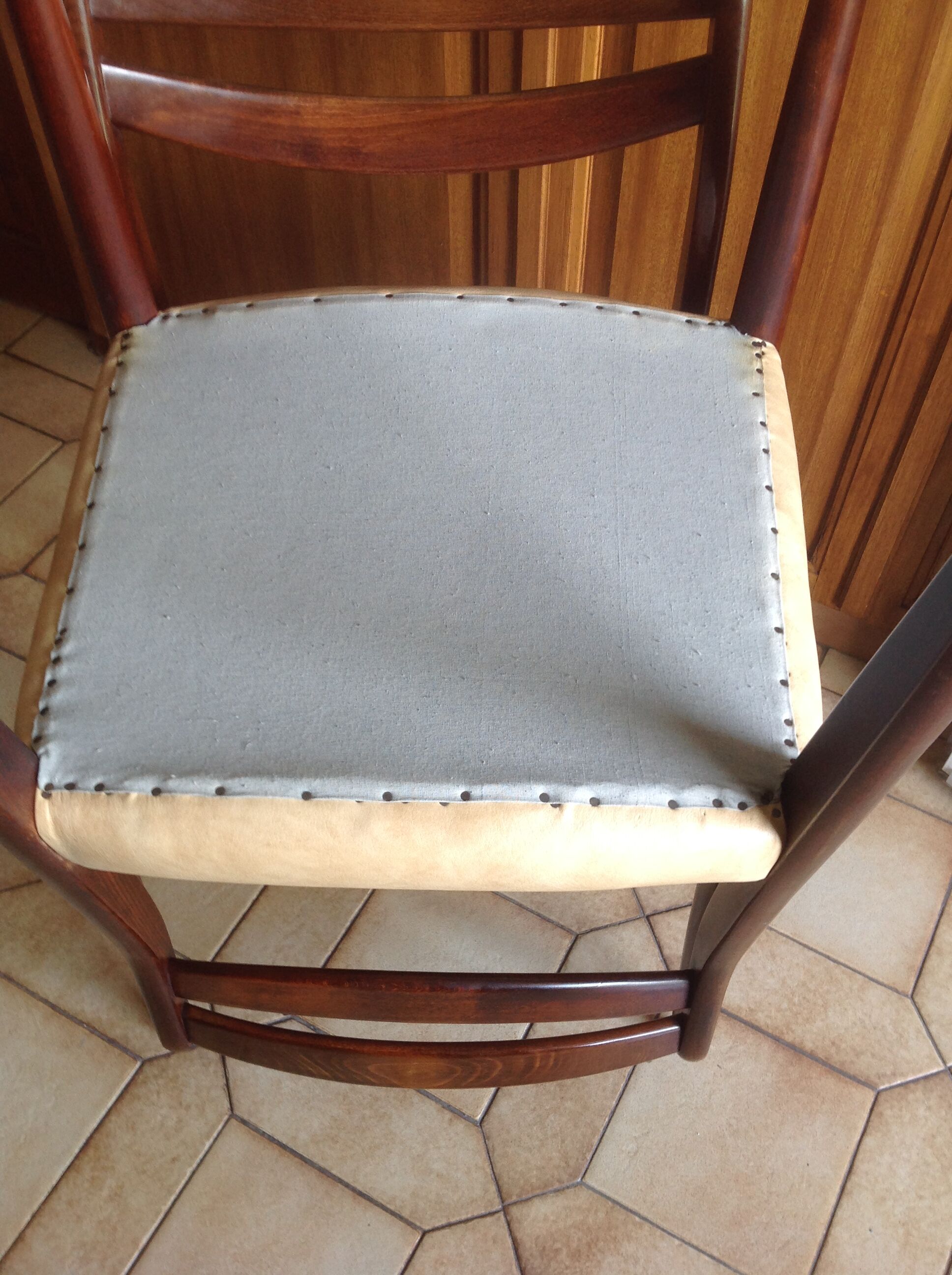 4 scandinavian style chairs