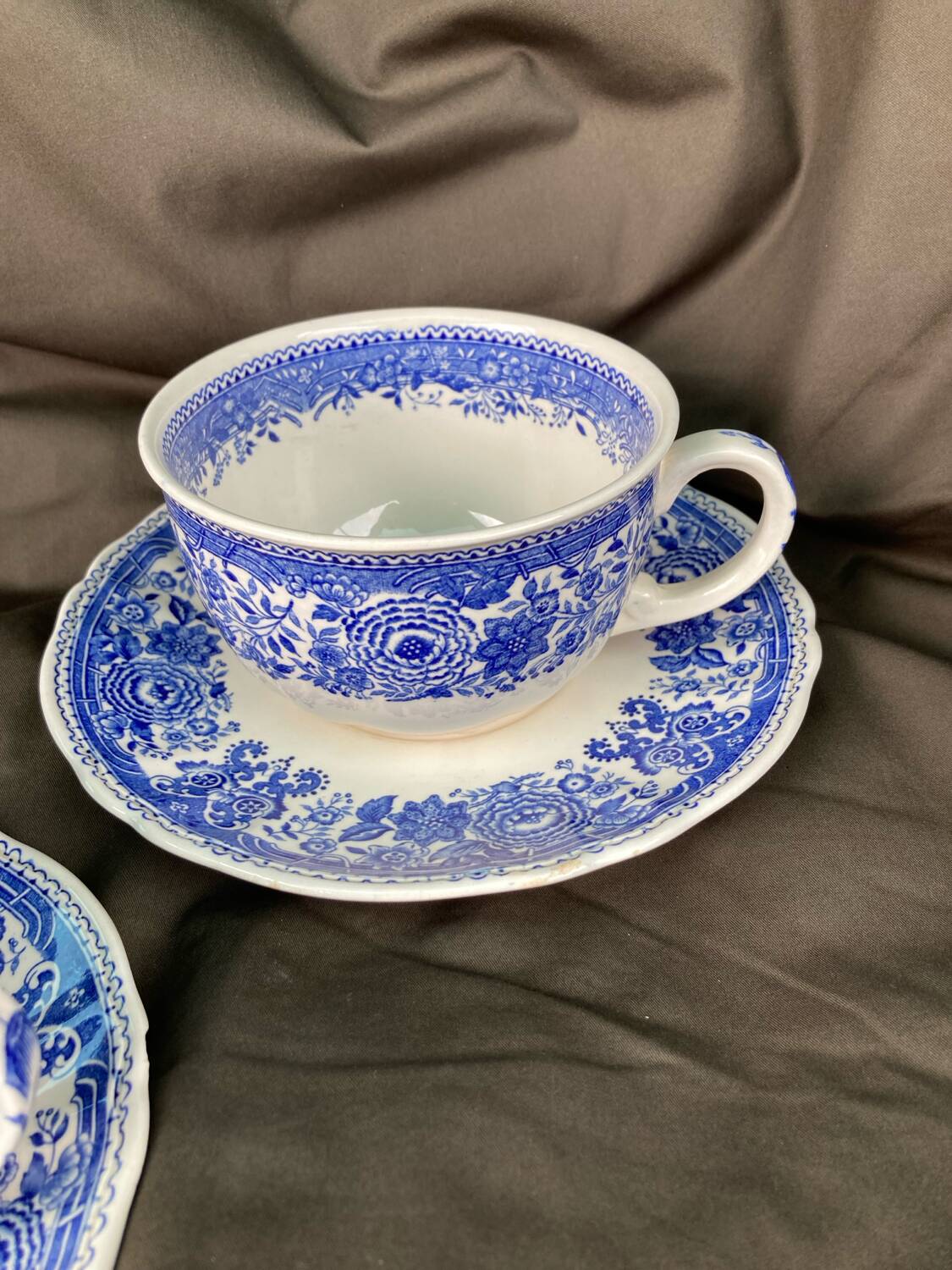 Villeroy and Boch Burgenland head to head breakfast cups blue