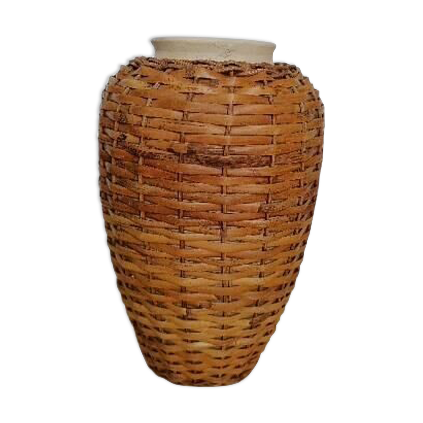 Rattan vase on ceramic