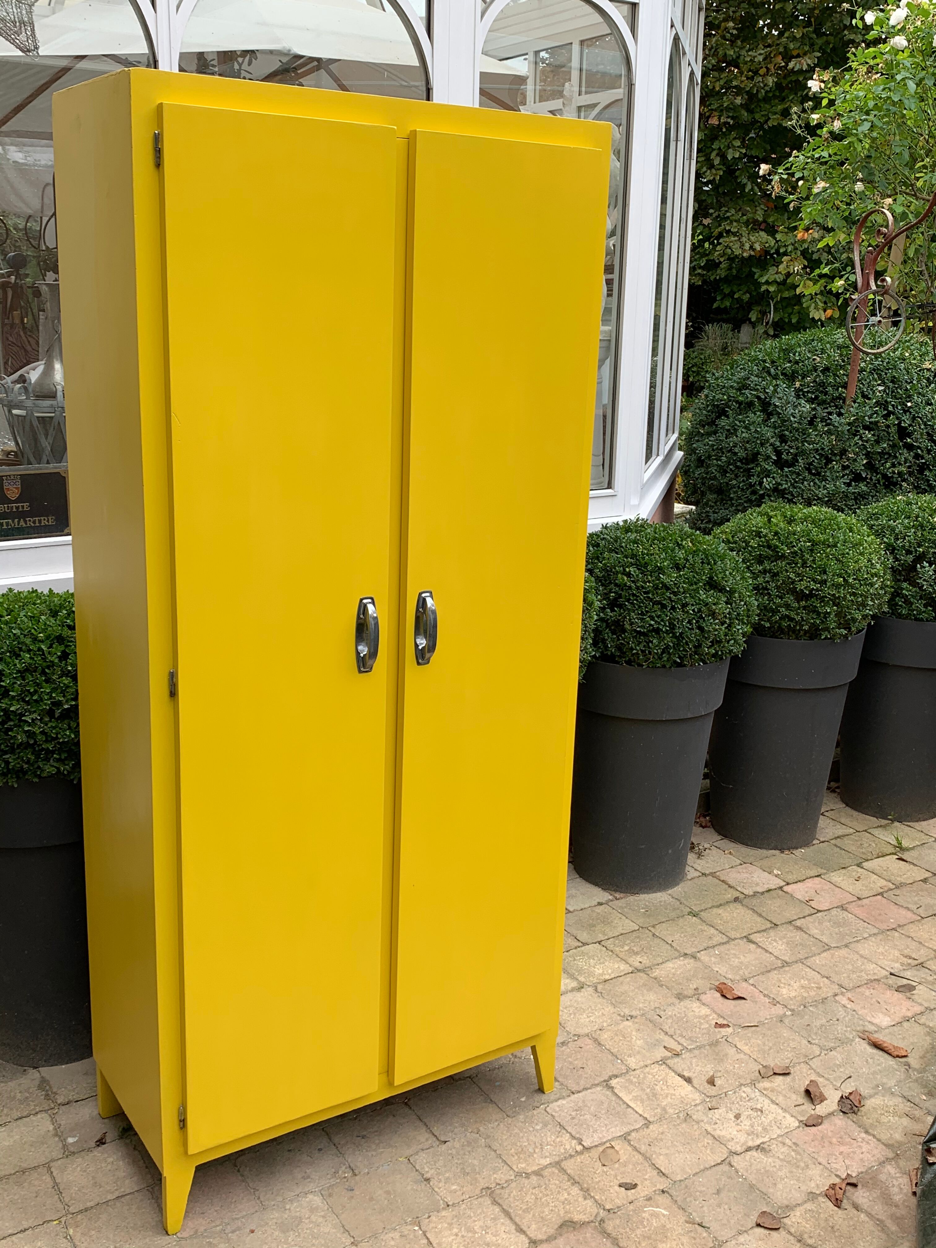 Yellow Parisian wardrobe