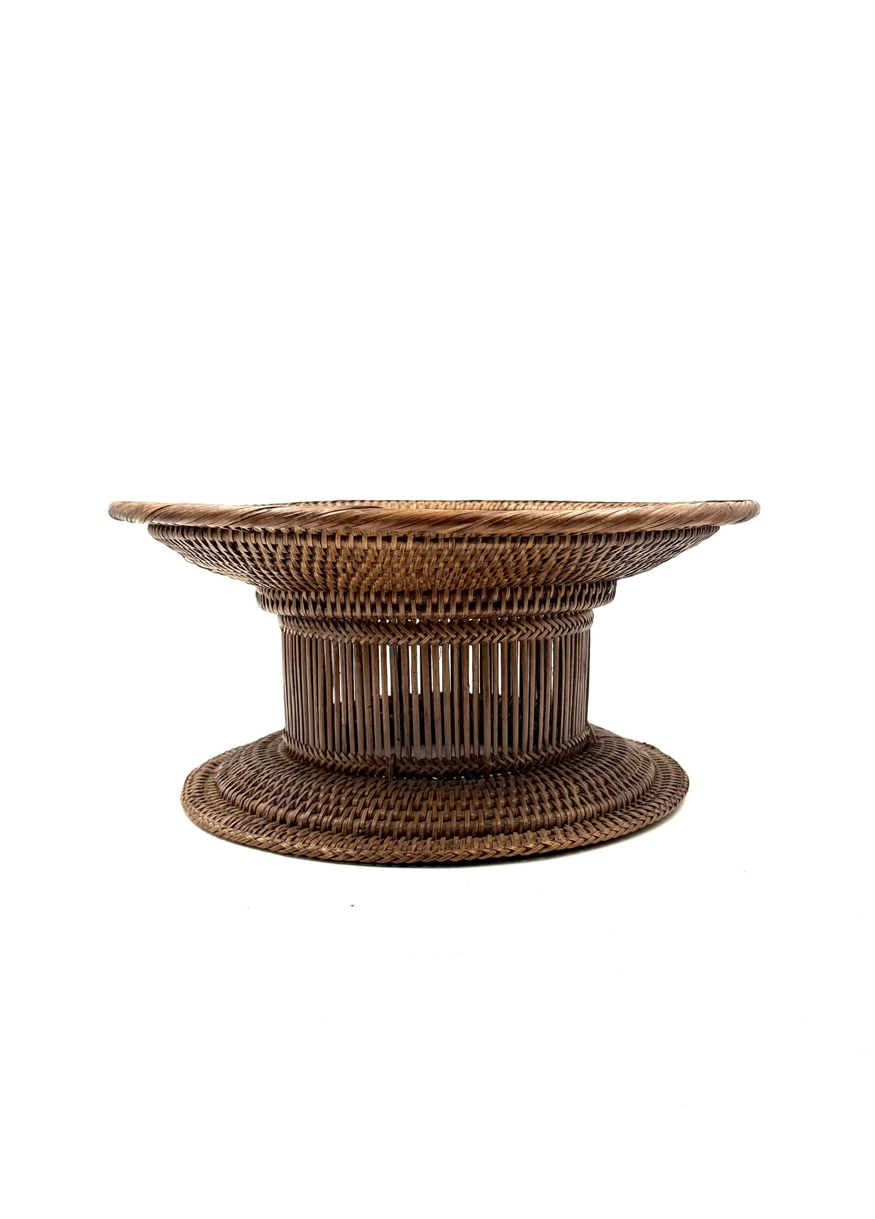 Centre de table, coupe en osier, Italie 1960