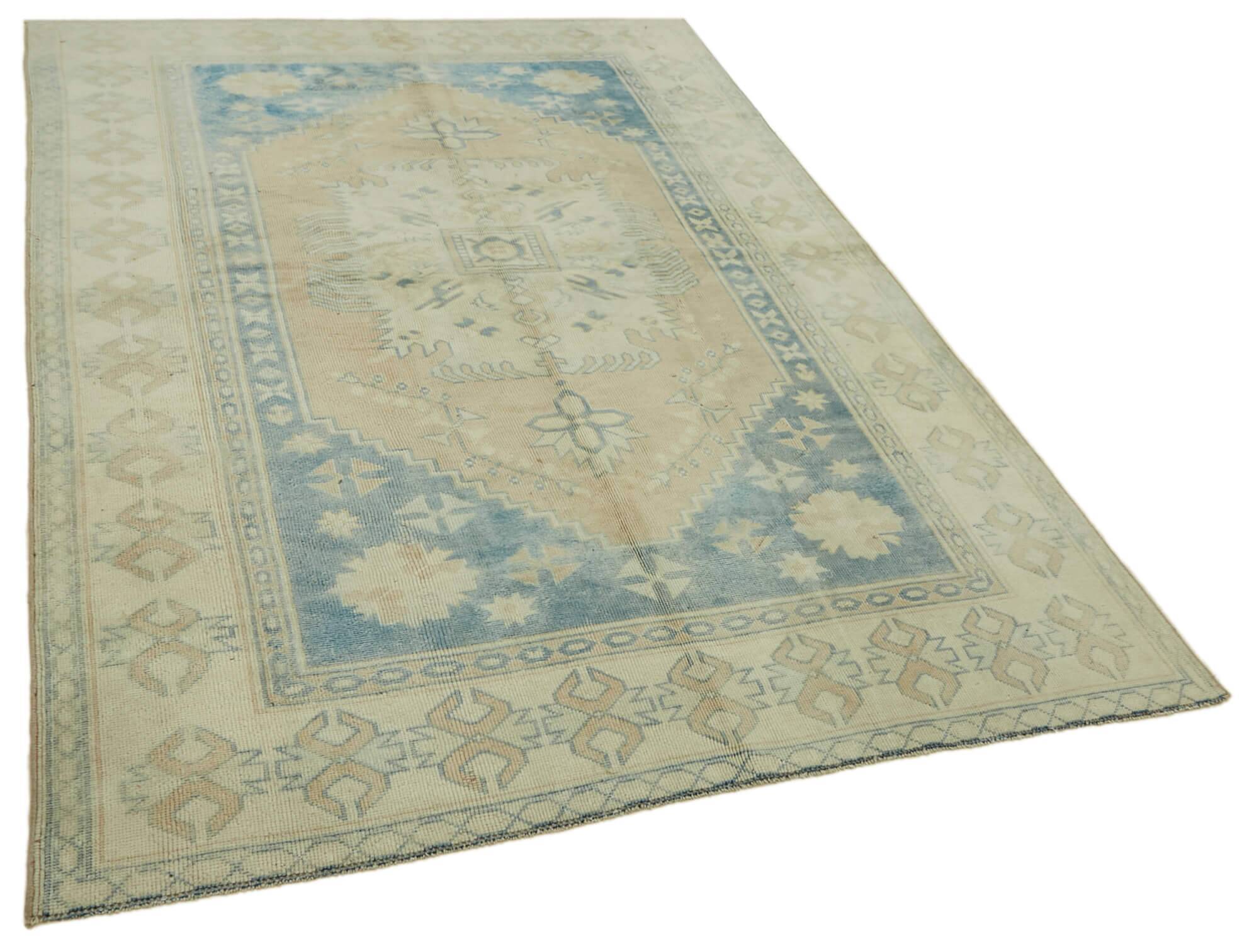Turkish Vintage Anatolian Rug 173 cm x 257 cm