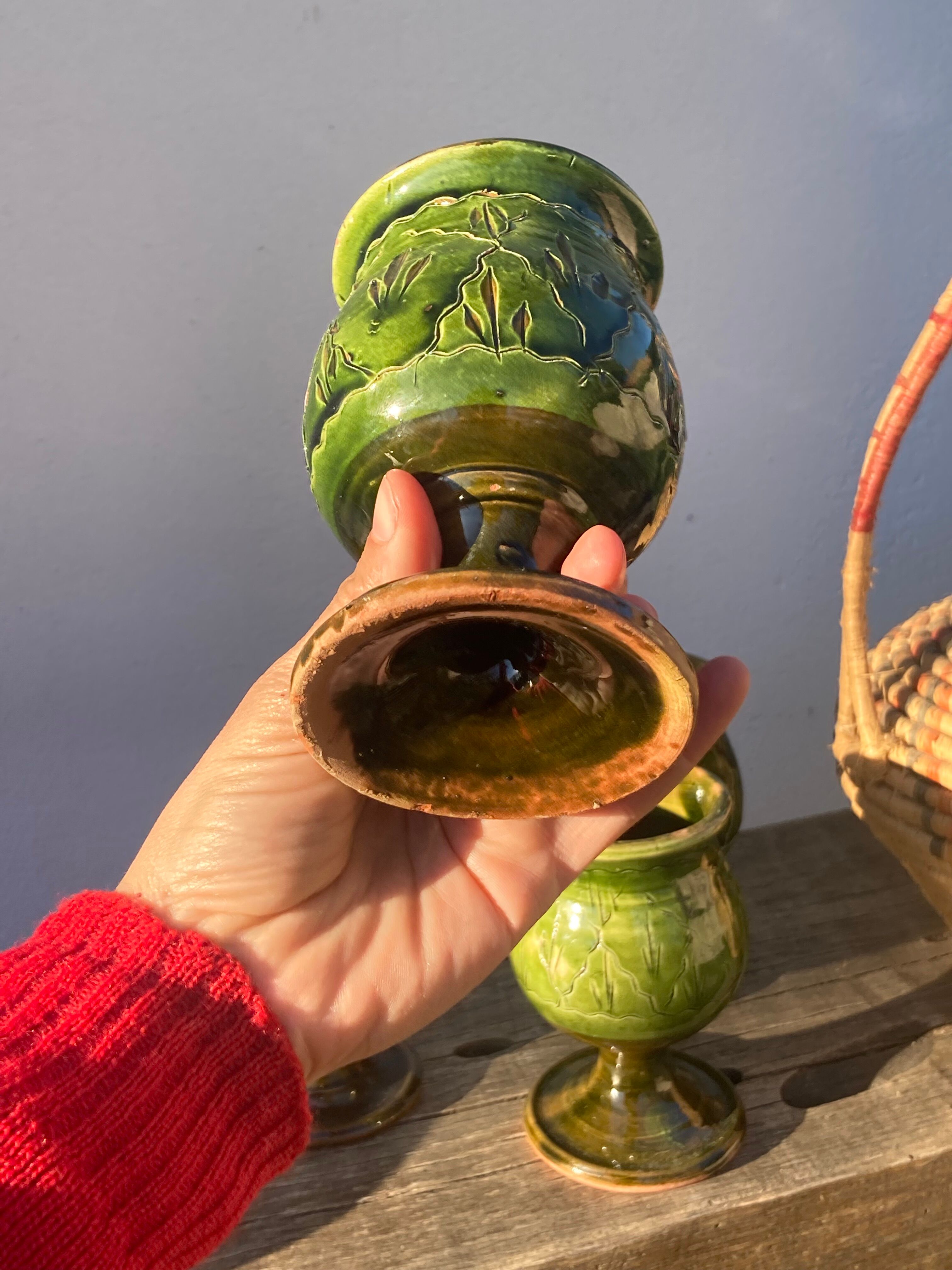 4 verres ou tasses en céramique grès émaillé vert