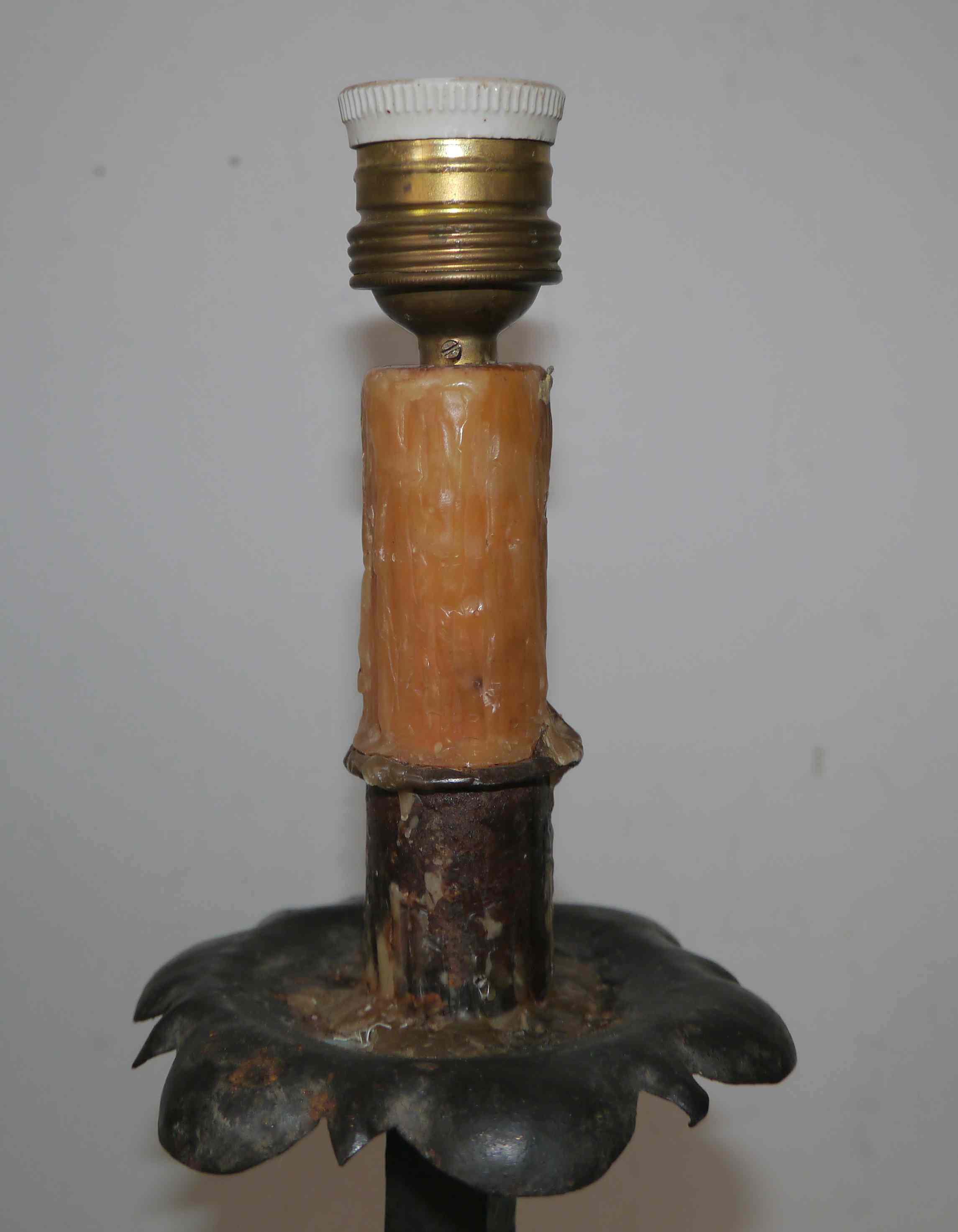 Old neo-classic Candlelight Foot Brutalist