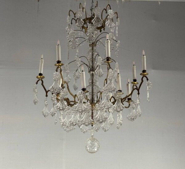 Lustre cage en bronze doré garni de pampilles en verre en forme de plumes de paon vers 1800