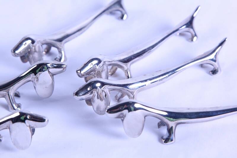 6 vintage metal dog-shaped knife holders