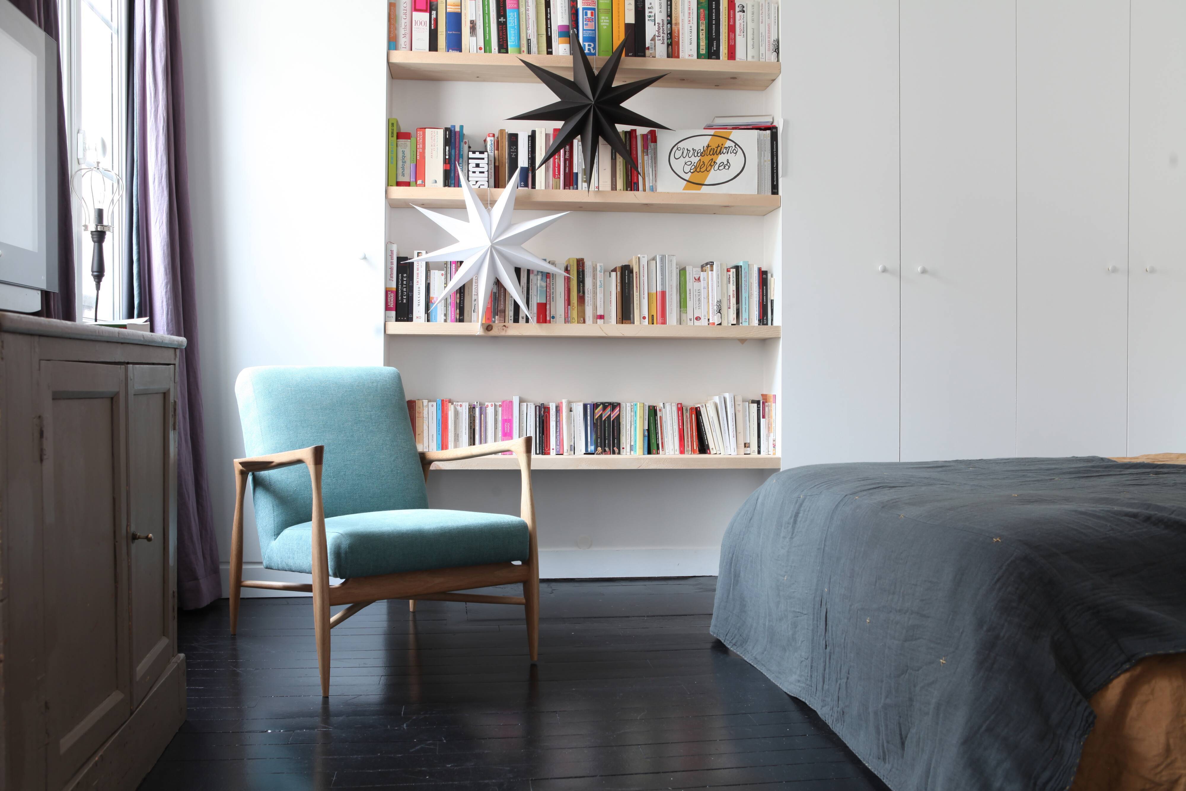 Floating Bakou Celadon Red Edition chair