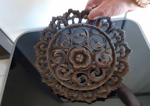 Antique wall panel 30 cm in carved wood / Origin Thailand