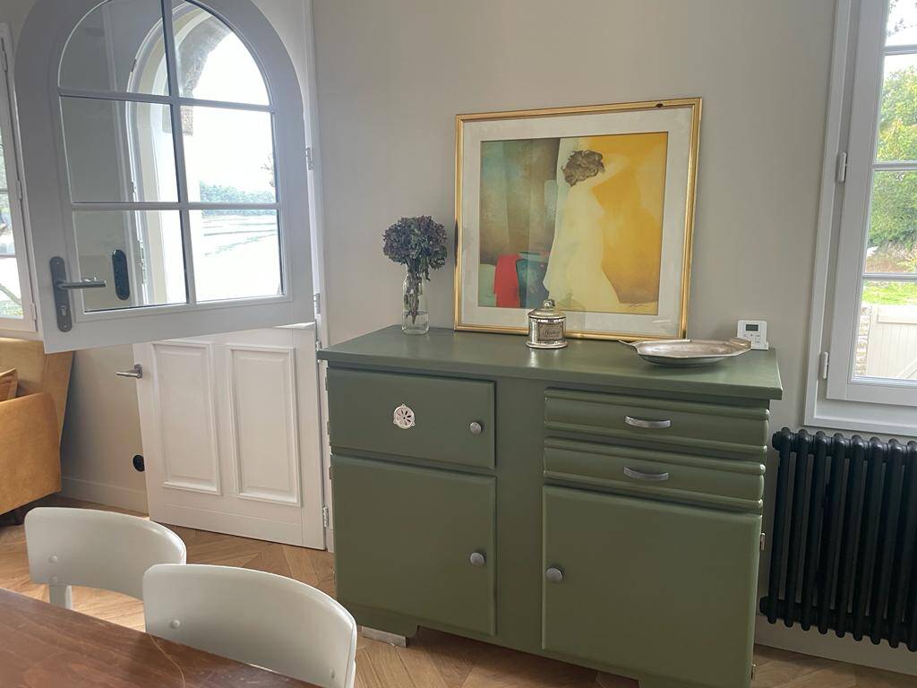 Mado wooden buffet, green and black tray, vintage.