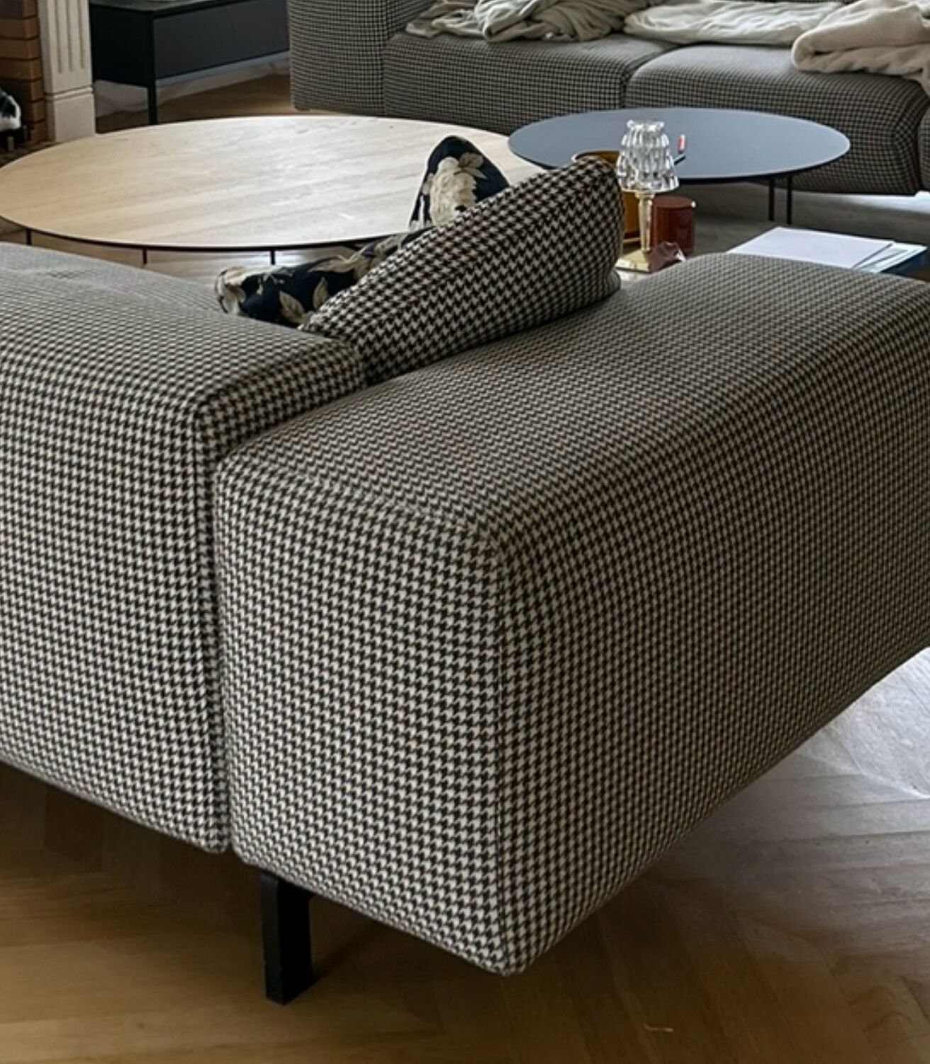 Kartell 3-seater sofa largo (black - houndstooth fabric and steel)