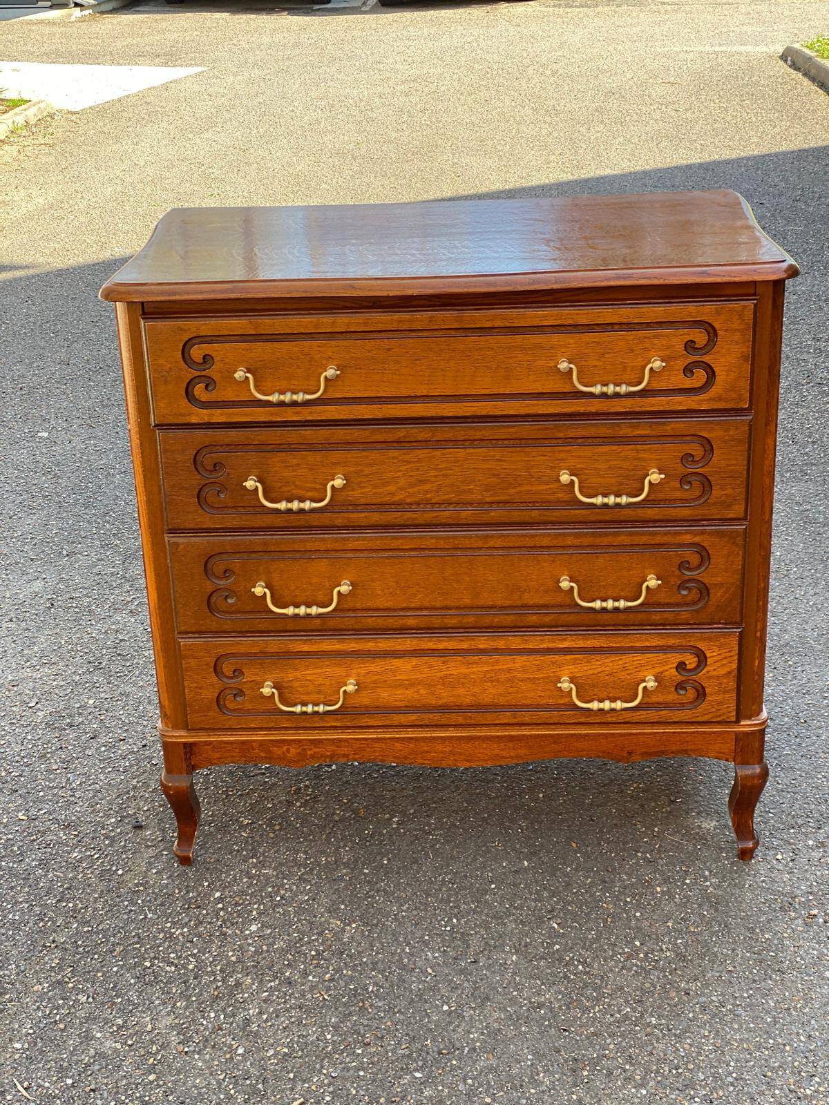 Commode Louis XV en bois massif