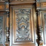 Beautiful Renaissance style sideboard in solid walnut, fully carved